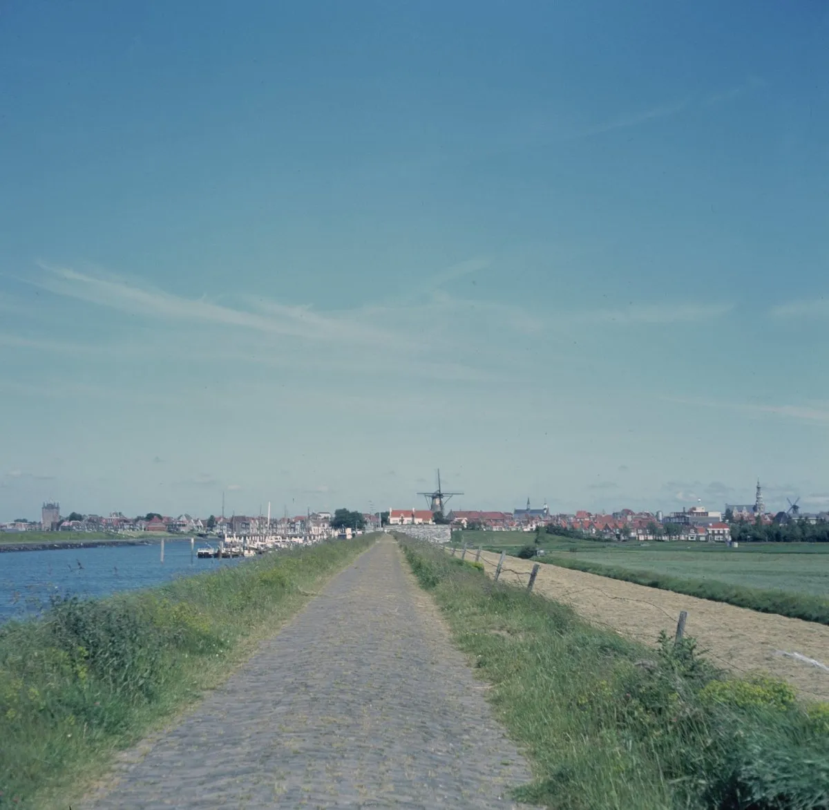 Photo showing: Panorama: Vergezicht op de stad, gezien vanaf de Havendijk