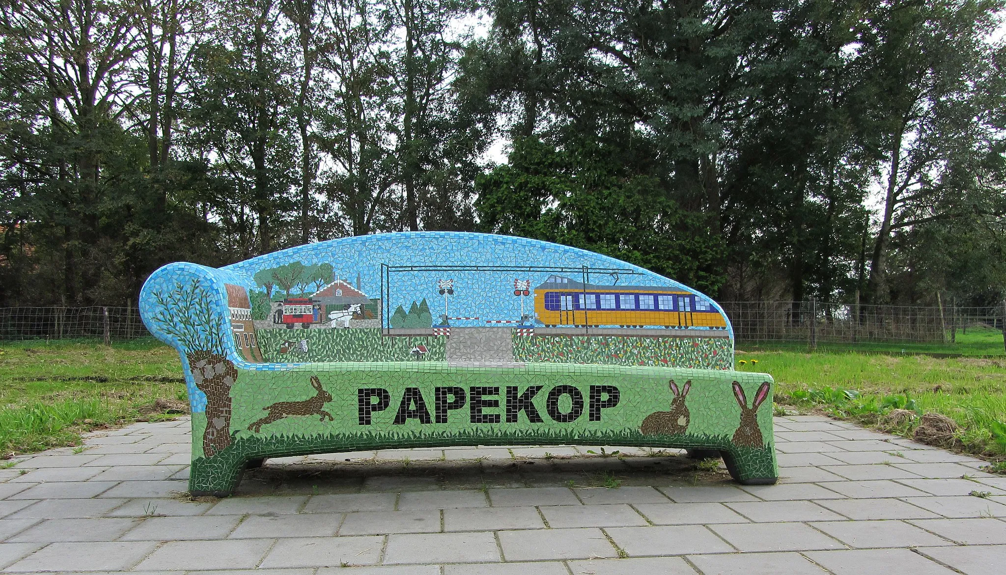 Photo showing: Papekopbank, social sofa aan de rotonde in Papekop (Oudewater). Geplaatst in 2019. De ontwerpen zijn van Jan Pos, Bert van Zanen en Liane van Wees.