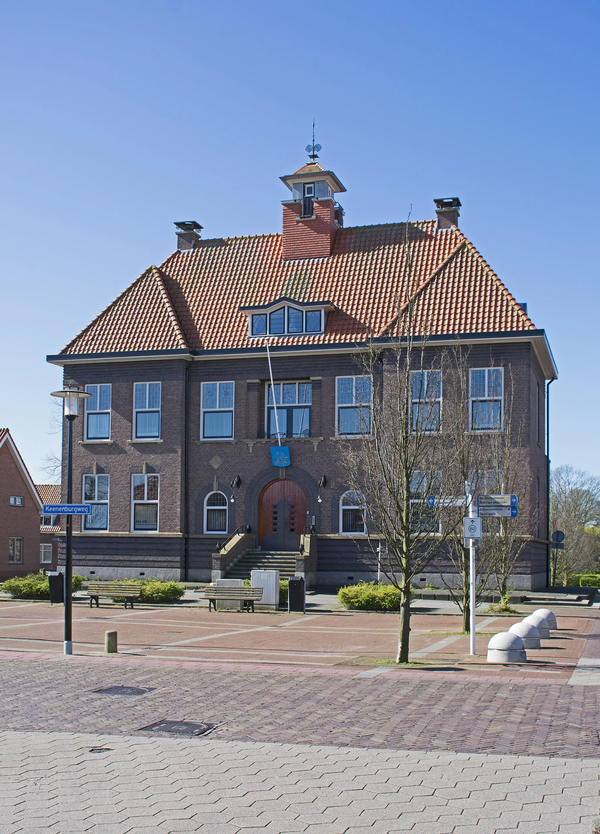Photo showing: Old city Hall, Schipluiden