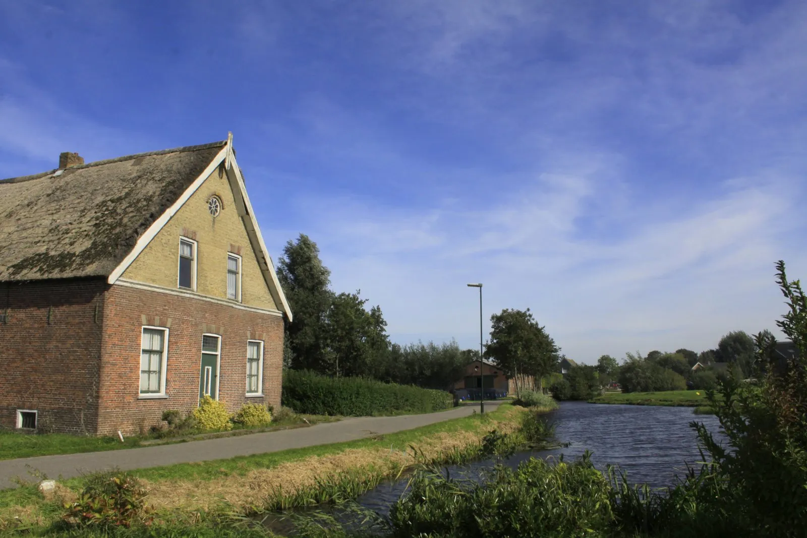 Photo showing: Mooi gelegen boerderij in het buurtschap achterland beneden Groot-Ammers.