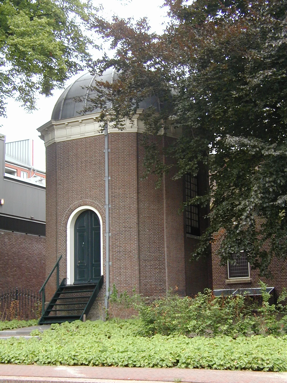 Photo showing: Burial building of the De Smeth family, Alphen aan den Rijn, The Netherlands