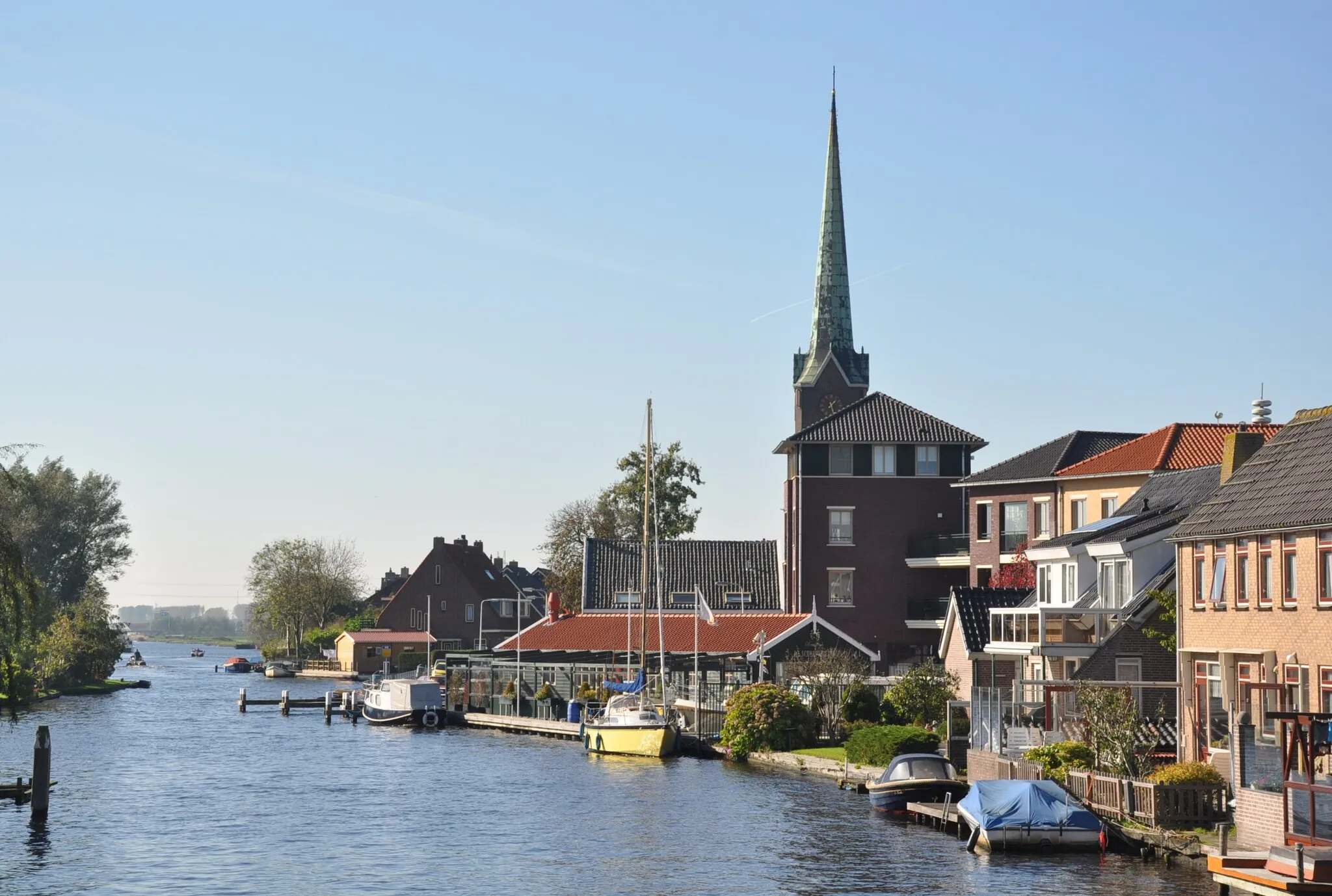 Photo showing: Hoogmade on the Does canal (Municipality of Kaag en Braassem, Province of South Holland, Netherlands).