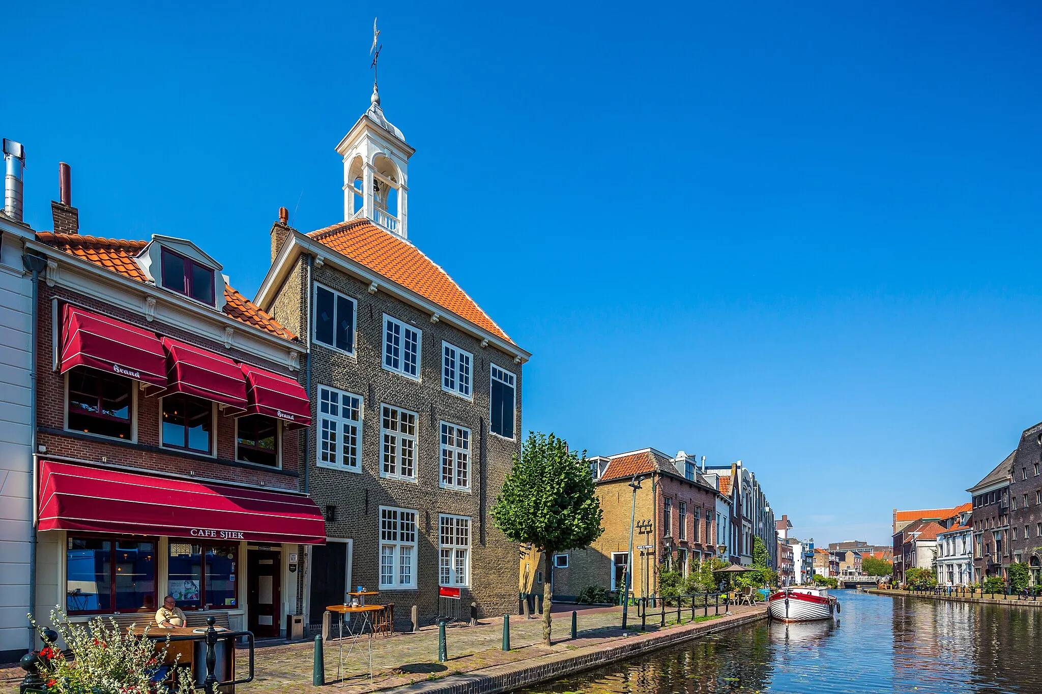 Photo showing: "Oude Sluis" Old Lock, Schiedam (08/2015) - Human picture: (1 body / 1 lens / 1 human = 1 picture ) 0% AI ... ;- ) ...

Following vandalization (Rotterdam) of my work, final stop of this series on European cities.
My work not being respected, I definitively stop my publications in Wikimedia Commons (including definition and quality updates).

Final publication in Wikimedia Commons: https://commons.wikimedia.org/wiki/File:GraphyArchy_-_Wikipedia_00982.jpg