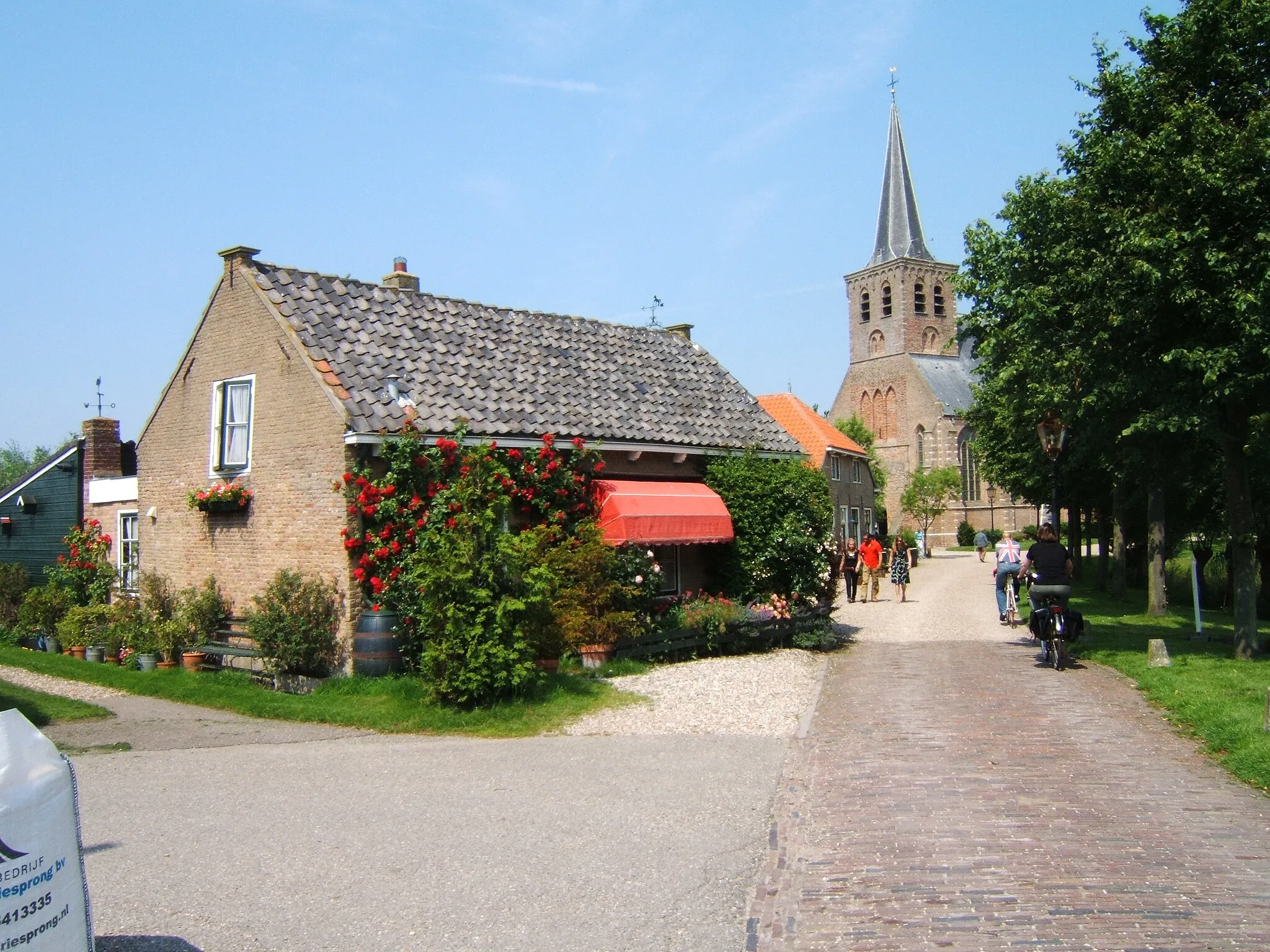 Photo showing: Dorpsstraat in 't woudt