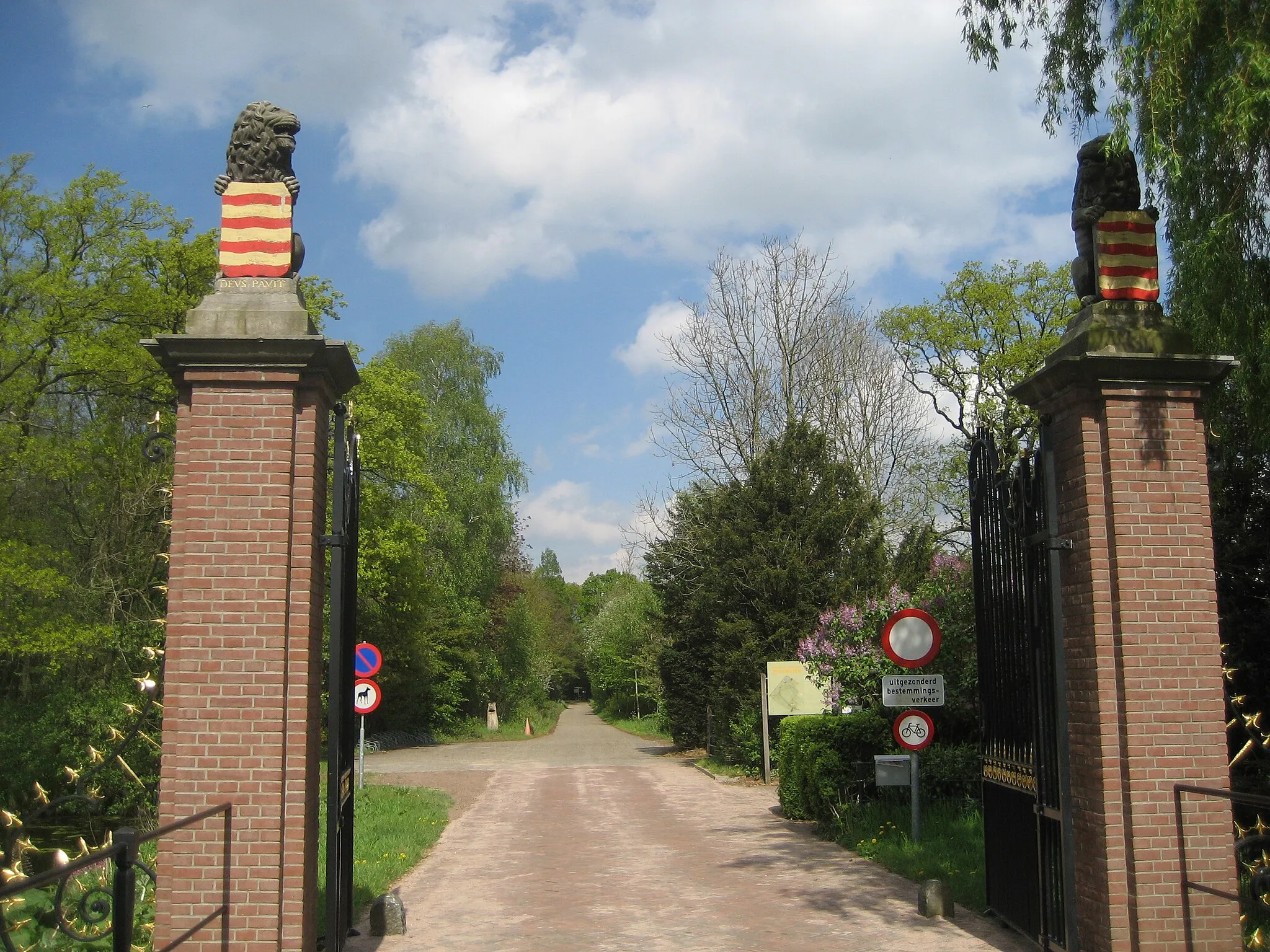 Photo showing: This is an image of rijksmonument number 525455