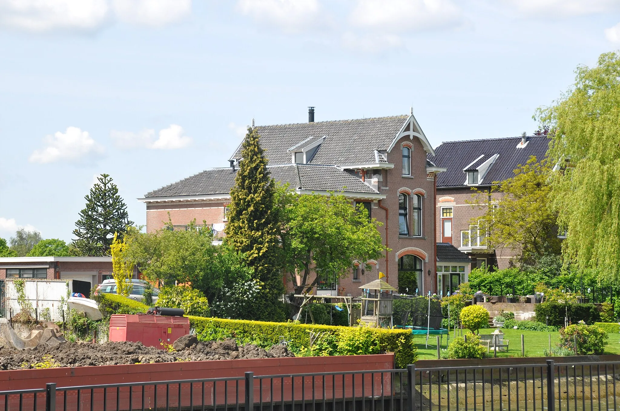 Photo showing: Huis aan de Ringdijk bij de jachthaven in Slikkerveer.