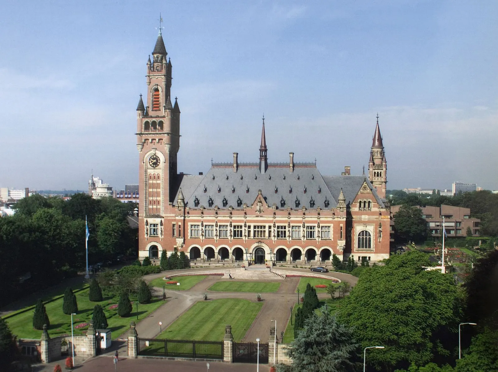 Photo showing: The Peace Palace in The Hague, Netherlands, which is the seat of the International Court of Justice.