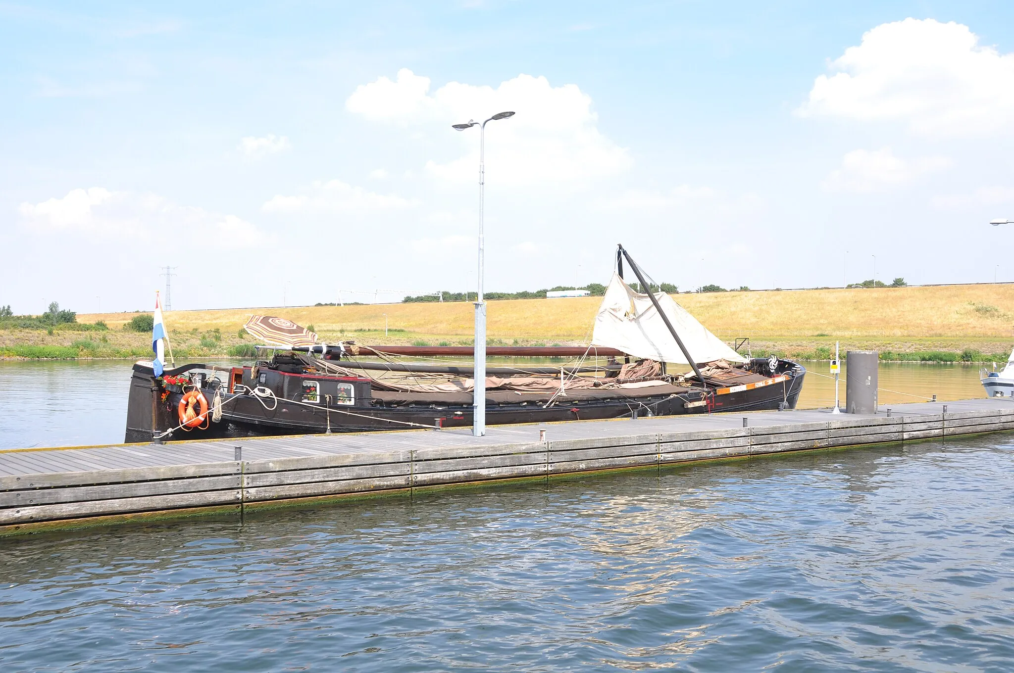 Photo showing: De FEMMIGJE bij de reunie 2013 van de LVBHB in Middelburg en Vlissingen.