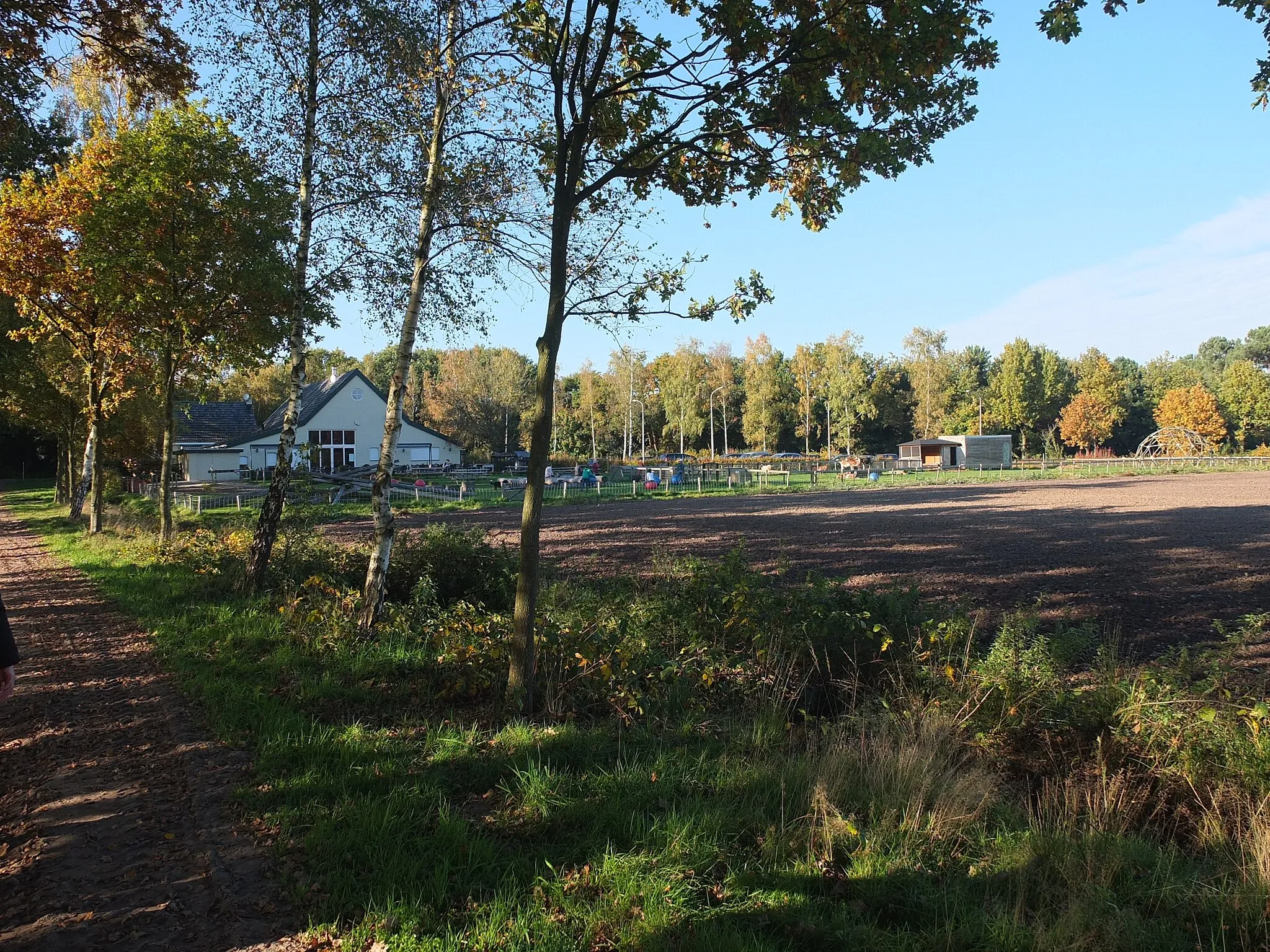 Photo showing: Zicht op een deel van het terras en de tuin van de horeca-gelegenheid Het Smokkelaartje, Goudbergseweg 8, 4856 AD Strijbeek. Gelegen nabij de Strijbeekse Heide