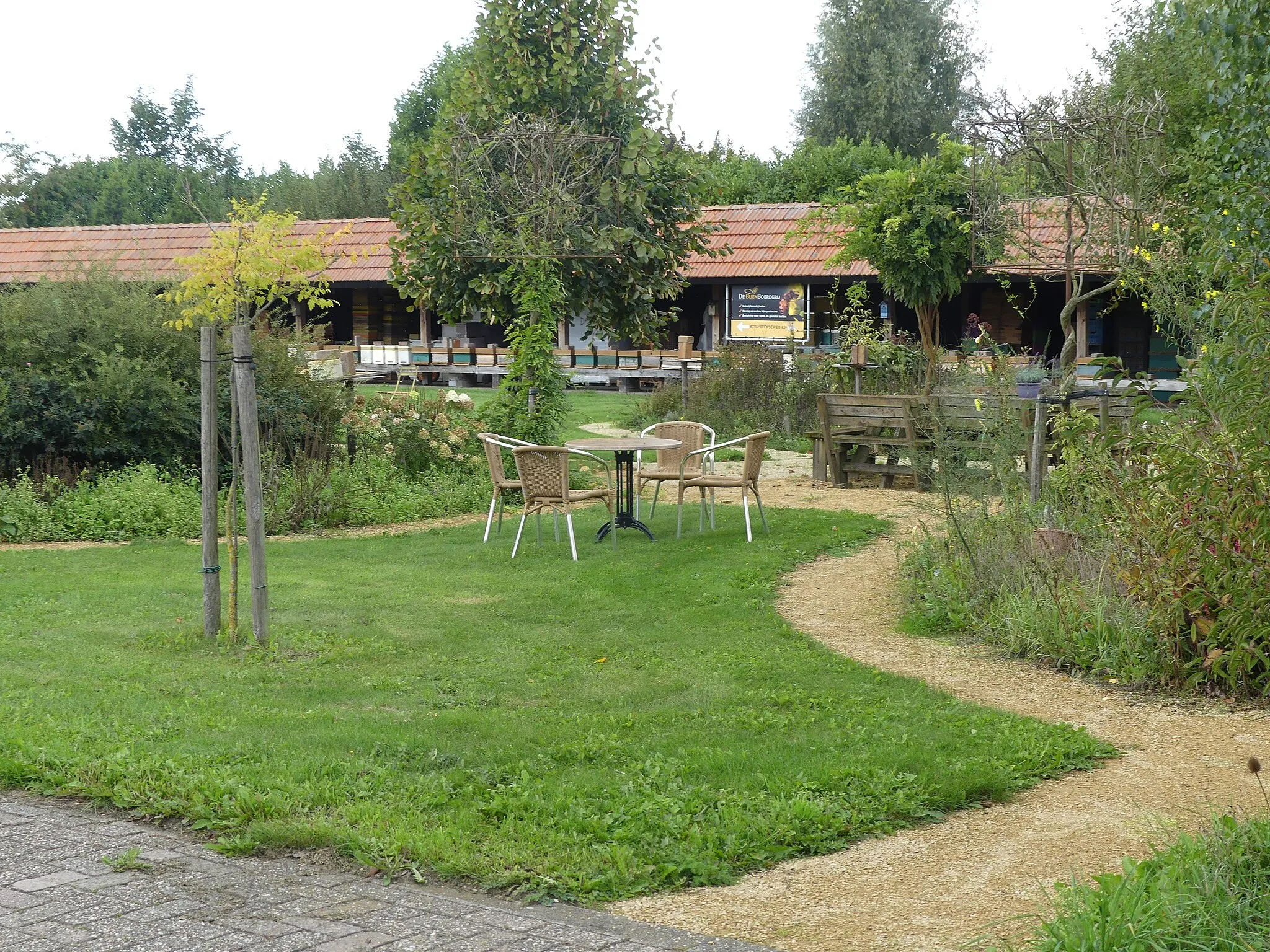 Photo showing: Zicht op een deel van de De BijenBoerderij, Strijbeekseweg 62A, 4856 AB Strijbeek