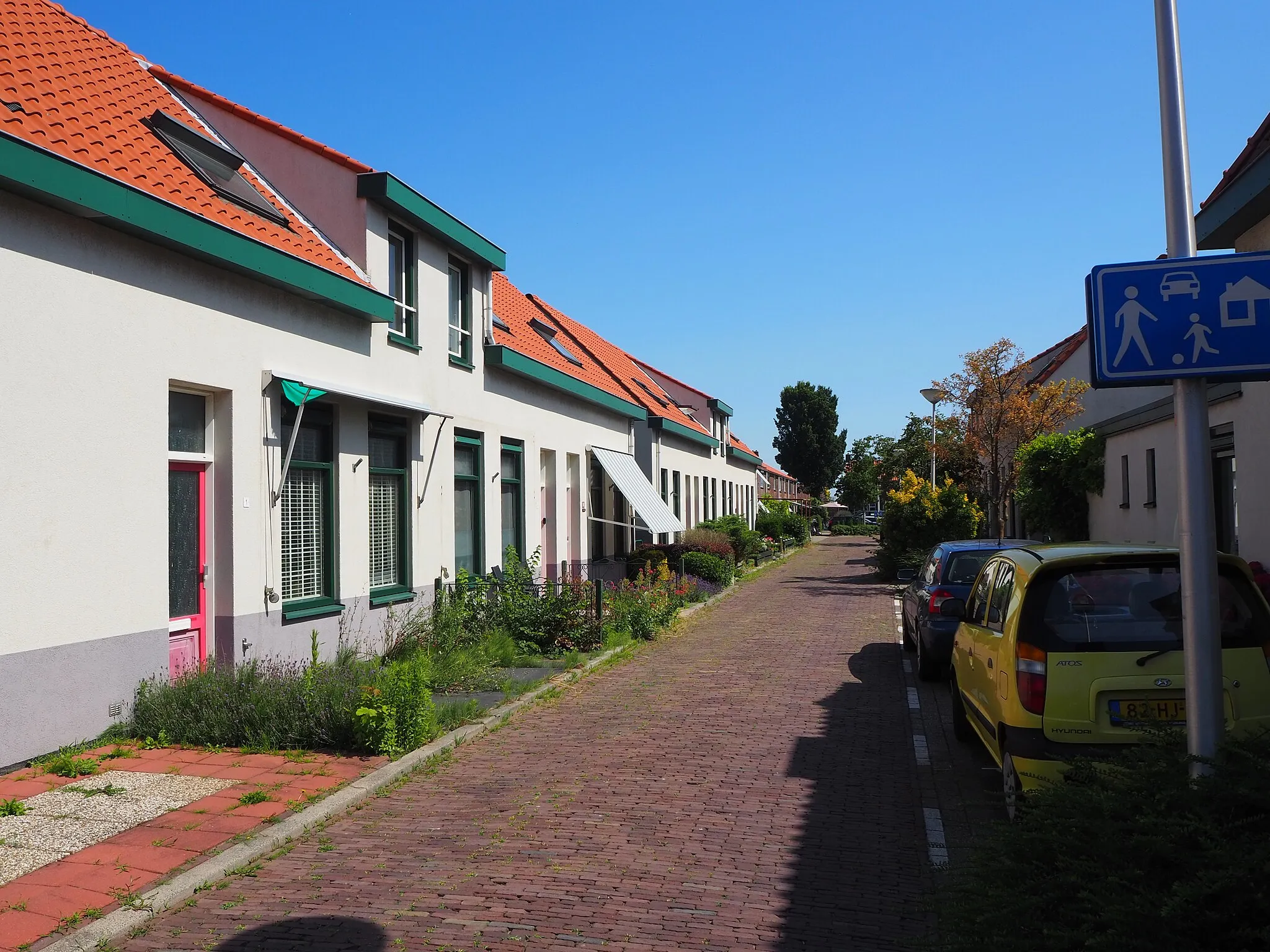 Photo showing: 1e Van Reenenstraat Mariëndijk