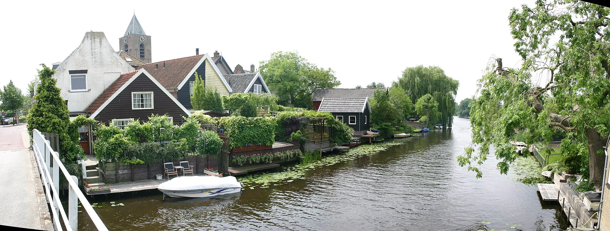 Photo showing: La rivière Alblas dans le village d'Oud Alblas au Pays-Bas (NL)