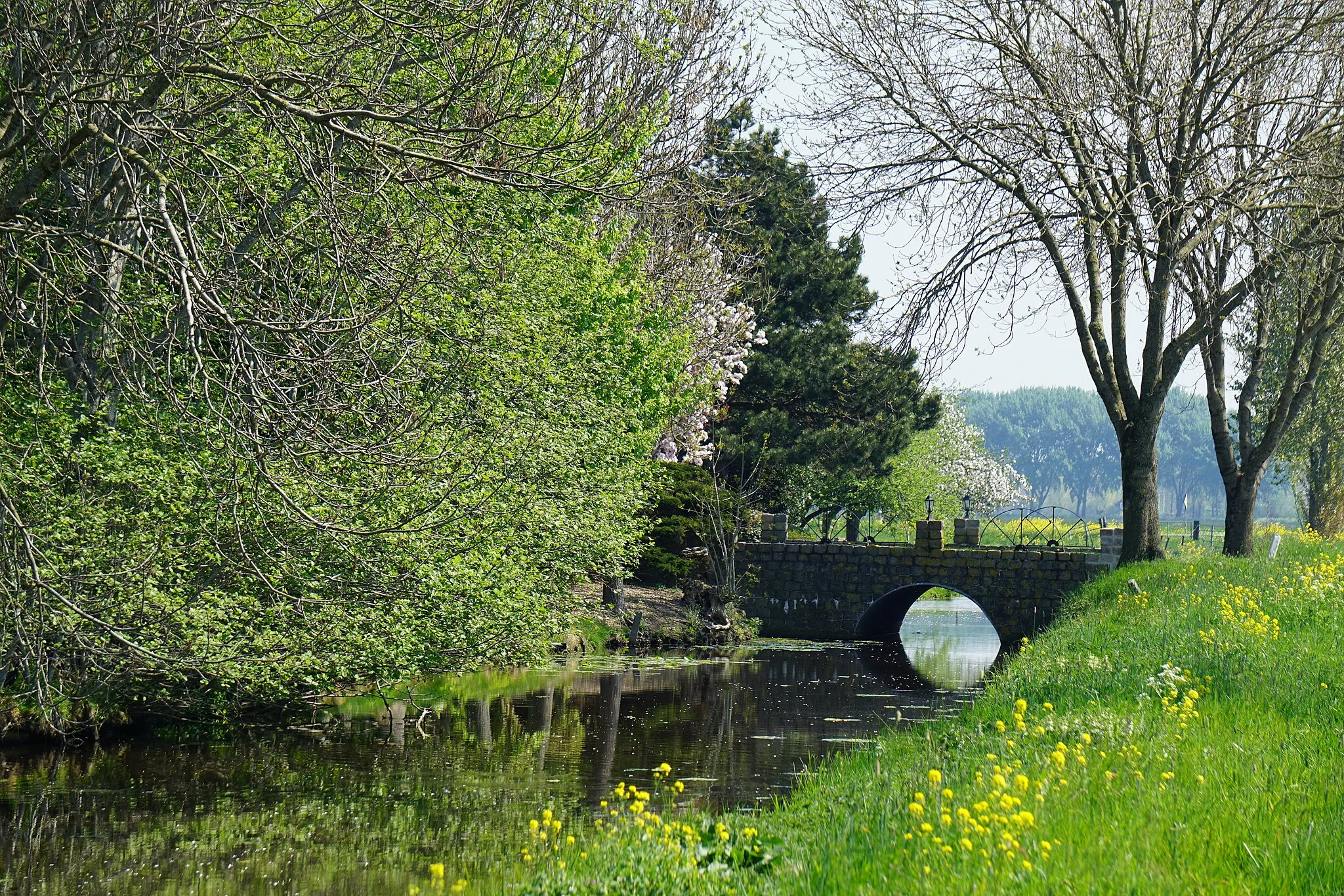 Photo showing: Little bridge