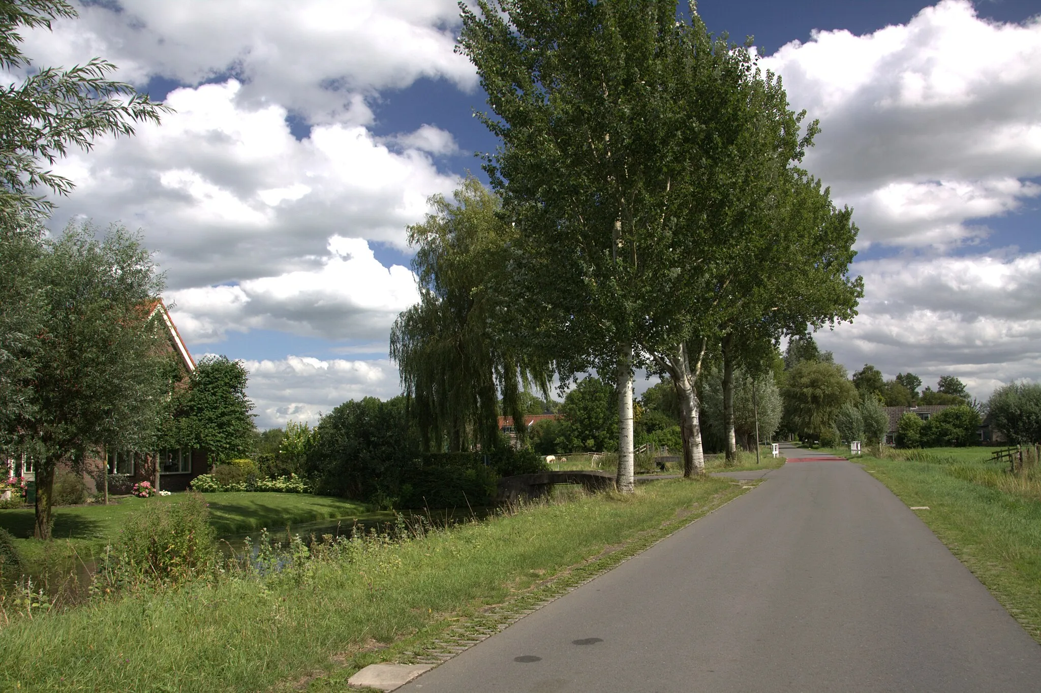 Photo showing: In het buurtschap Middelkoop op de weg met de gelijk luidende naam.in de Vijfheerenlanden.