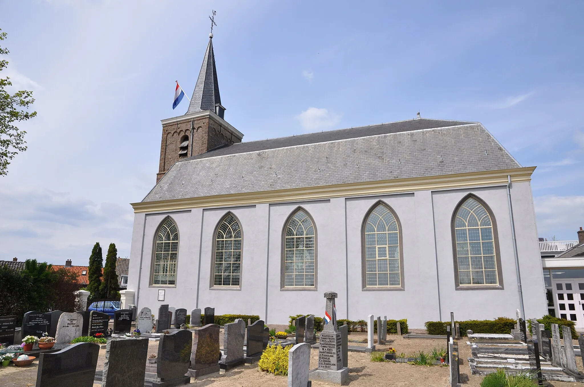 Photo showing: Nederlands Hervormde kerk met begraafplaats in Polsbroek.