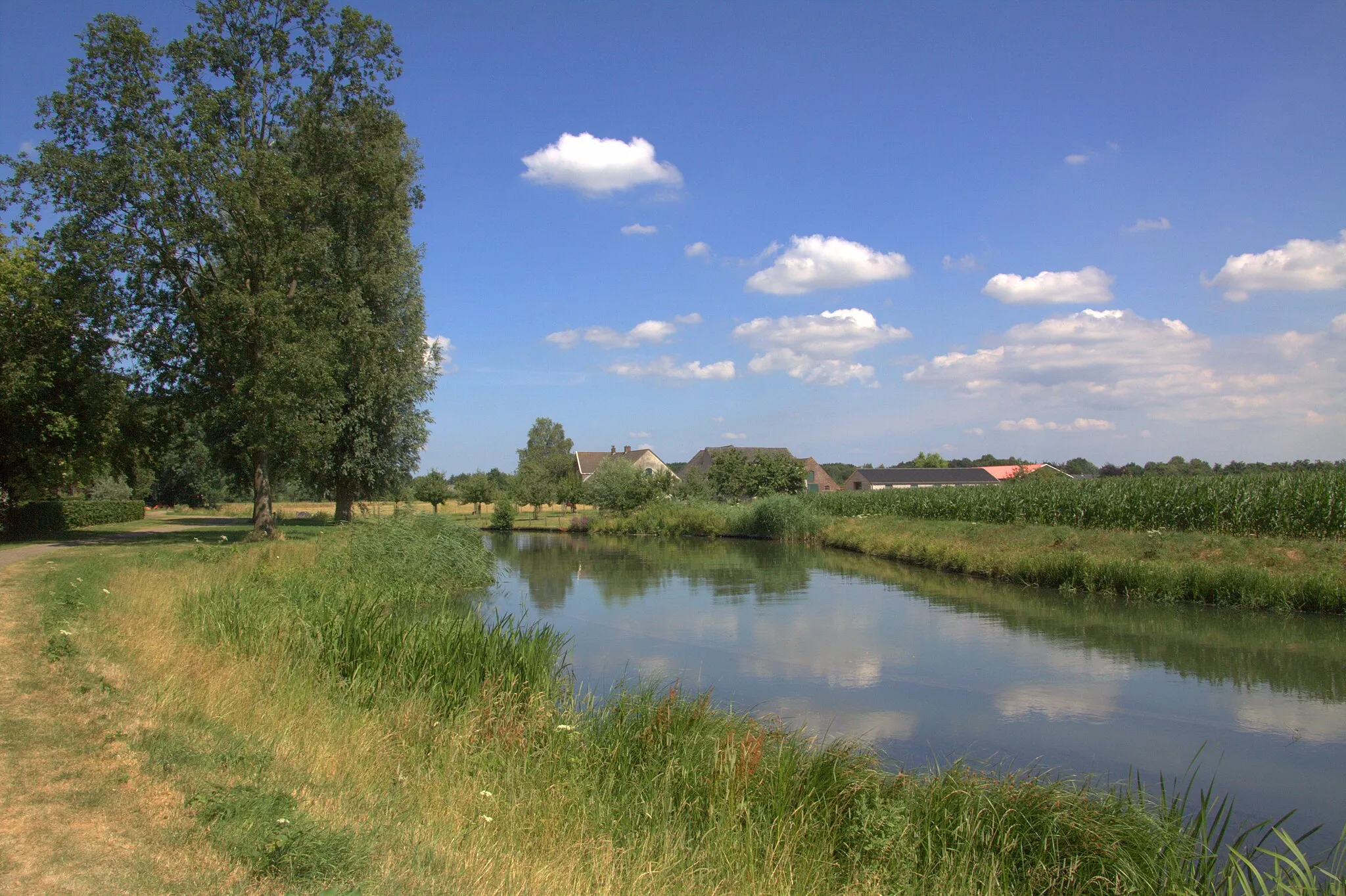 Photo showing: De Kromme Rijn in de maand Juli, we kijken stroom afwaarts in de richting van de stad Utrecht.