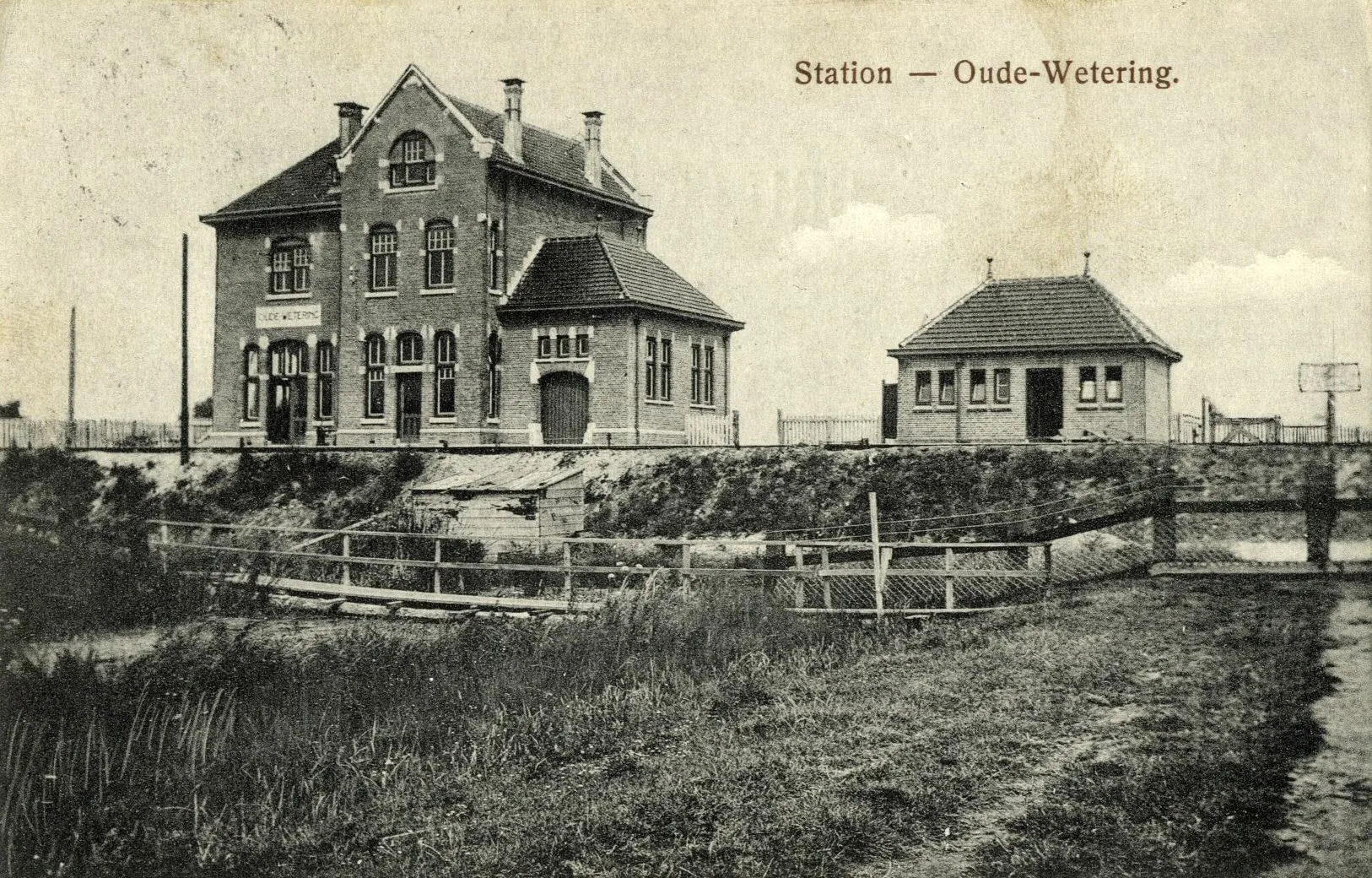Photo showing: Gezicht op het H.S.M.-station Oude Wetering te Oude Wetering.