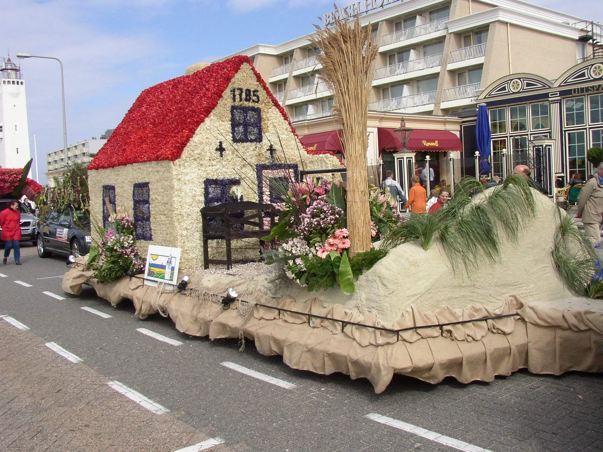 Photo showing: Flower parade Noordwijk, 2003, finish.
