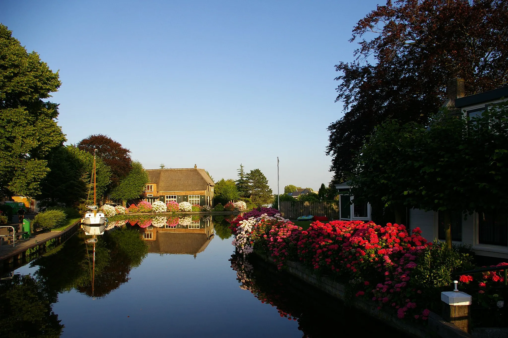 Photo showing: View of Bilderdam, a small village south of Aalsmeer, the Netherlands.