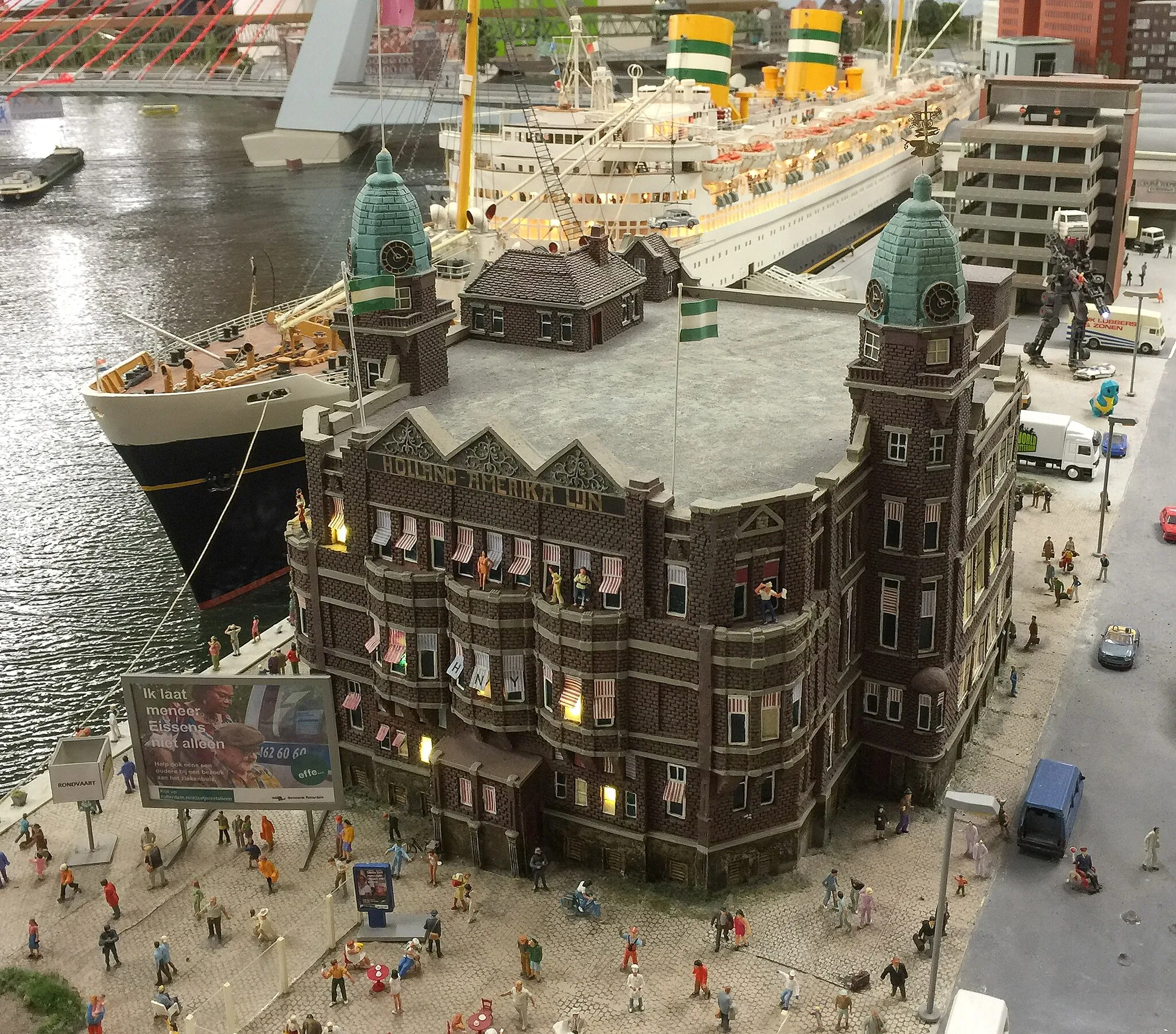 Photo showing: Miniworld Rotterdam, Holland-Amerika Lijn and large passenger ship