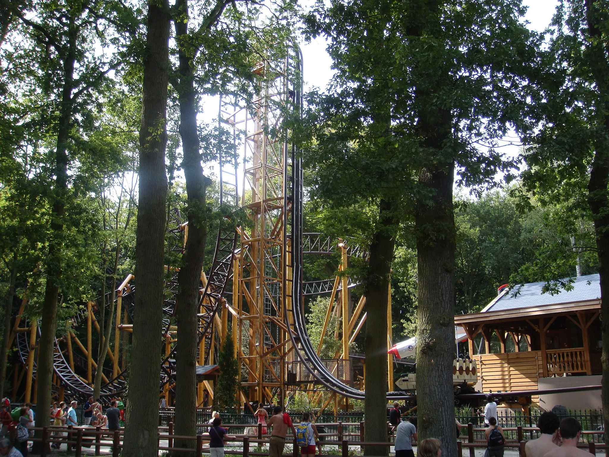 Photo showing: The roller coaster "Falcon" in the Dutch amusement park Duinrell.