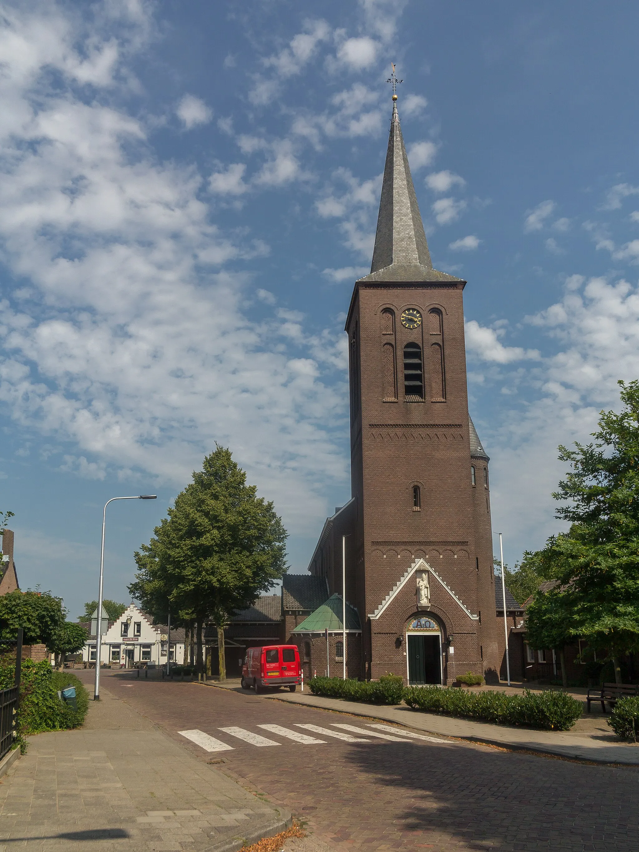Photo showing: Berkel-Enschot, church: de Sint Willibrorduskerk