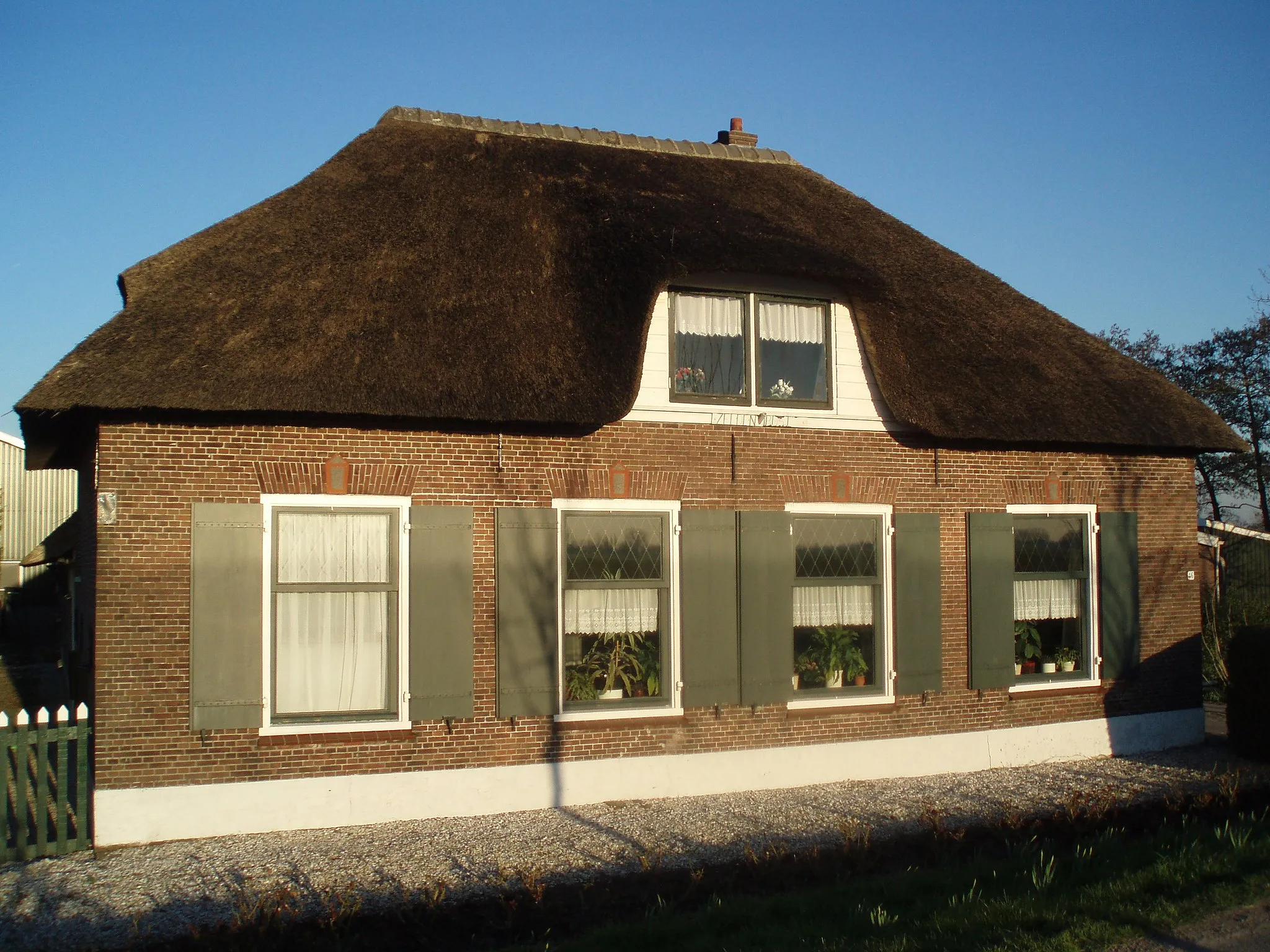 Photo showing: Dwarshuisboerderij Zeldenrust aan de Cattenbroekerdijk in Montfoort.