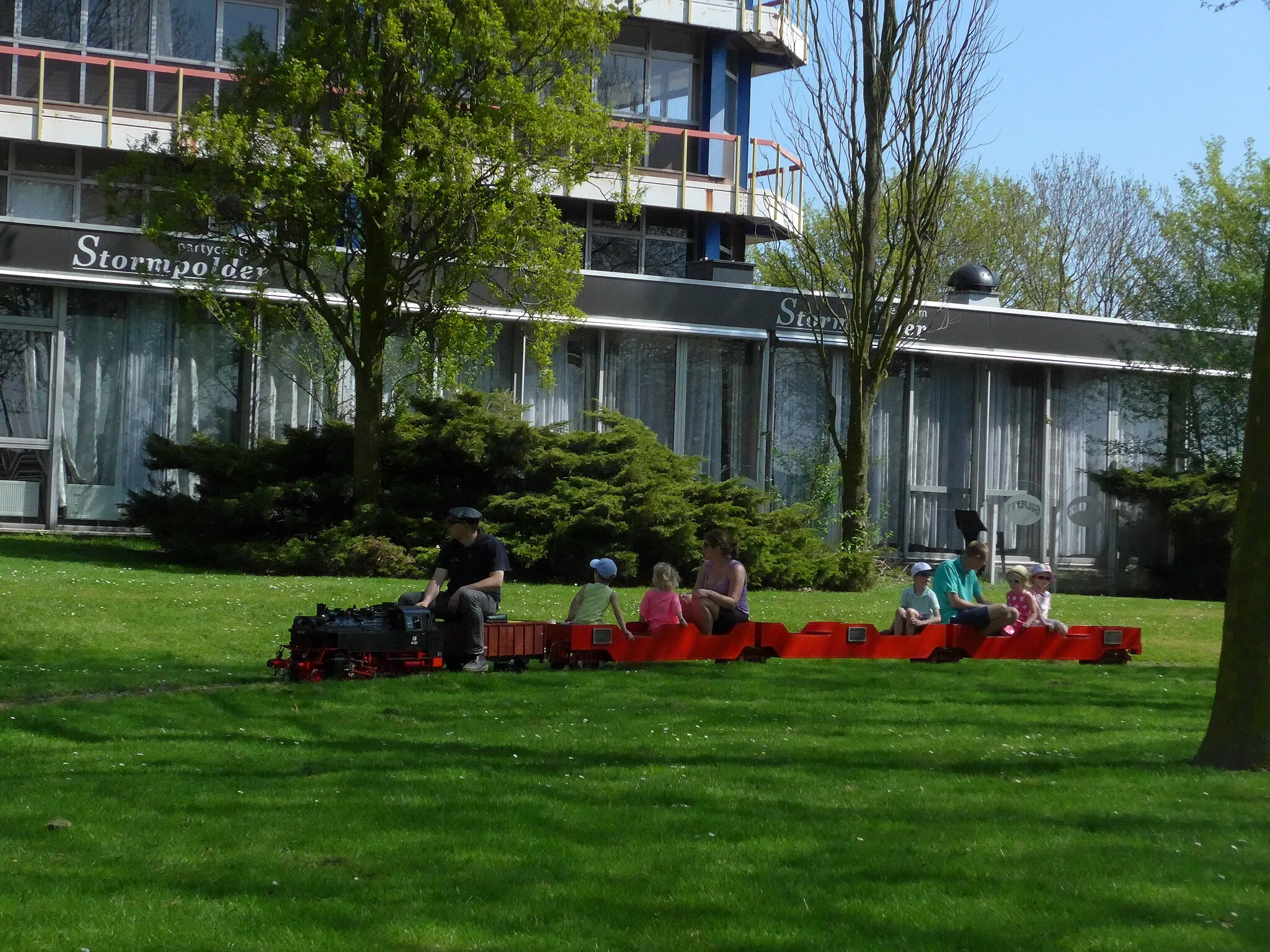 Photo showing: Nvm stormpolder grondbaan