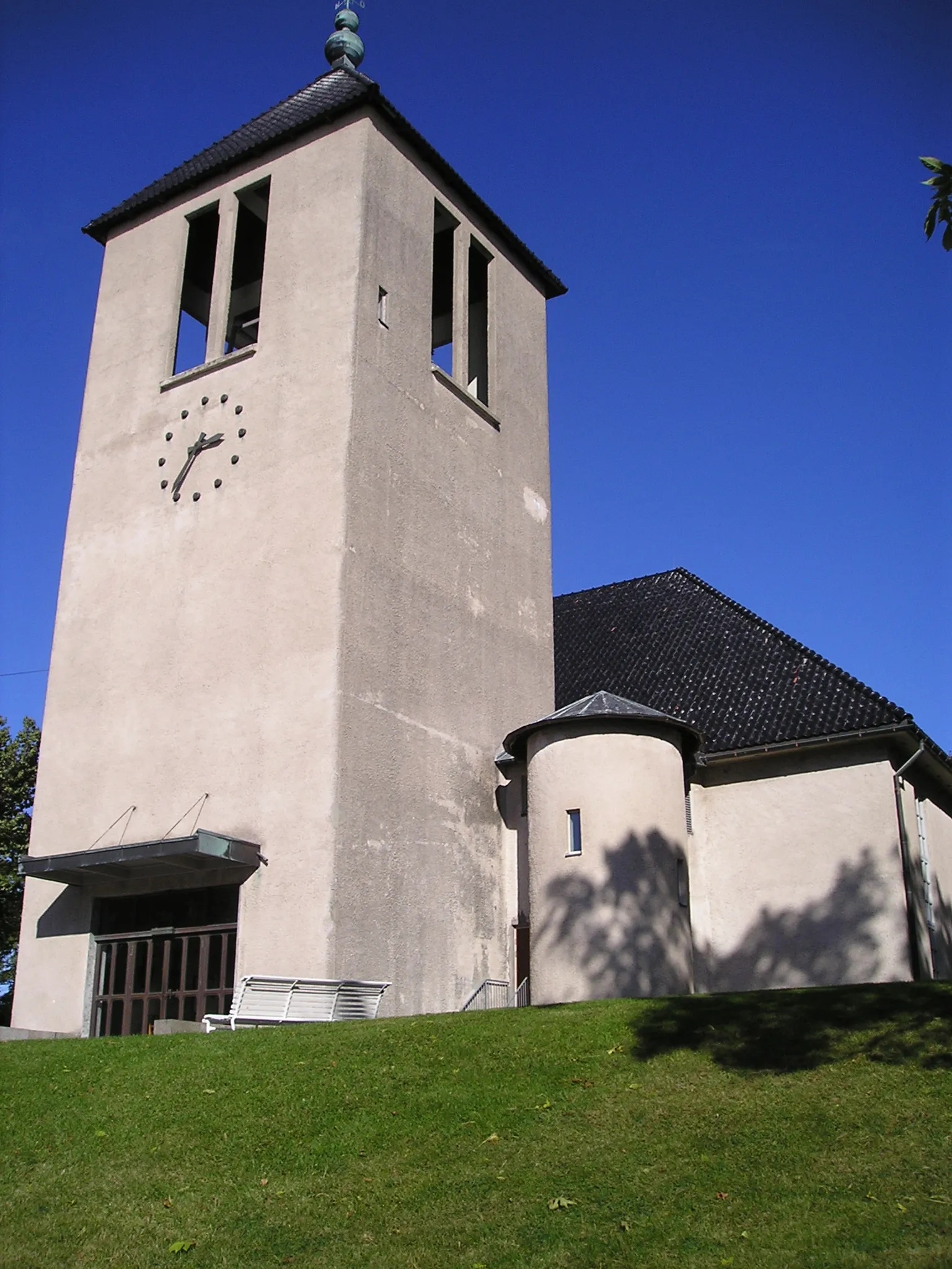 Photo showing: The church of Brevik, Porsgrunn, Norway