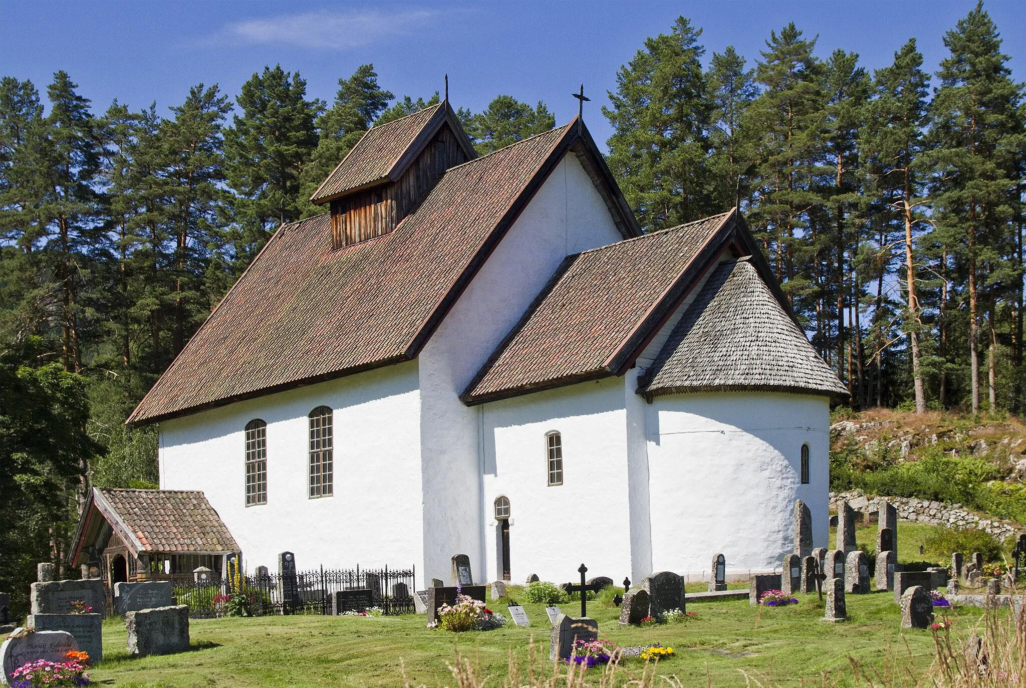 Photo showing: Kvitseid old church (1200 A.D.)