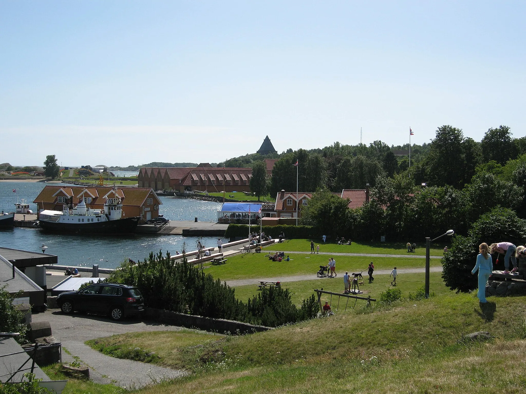 Photo showing: Fredriksvern shipyard