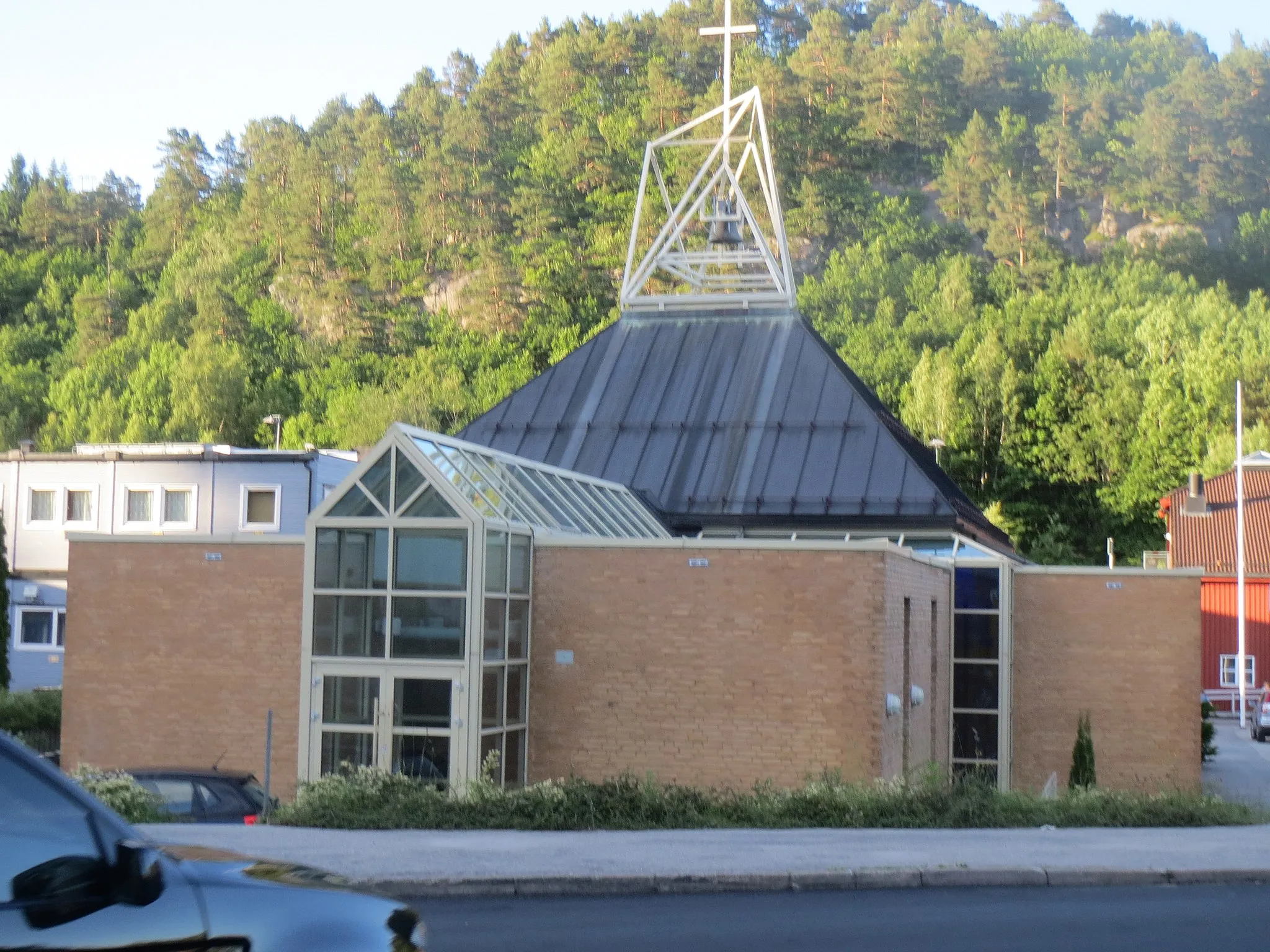 Photo showing: Justvik Church, Kristiansand, Norway