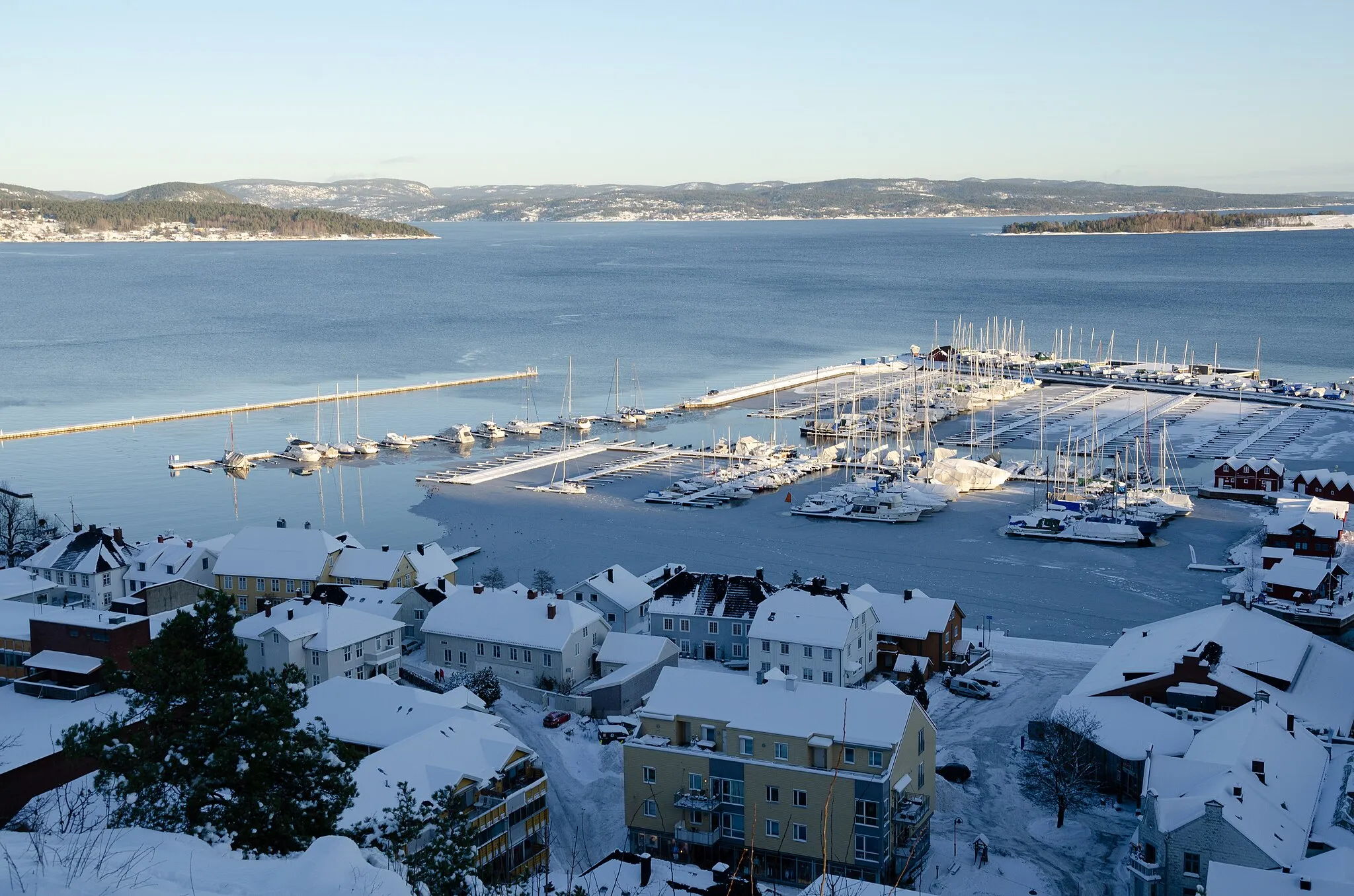 Photo showing: Small boat harbour in Holmestrand.