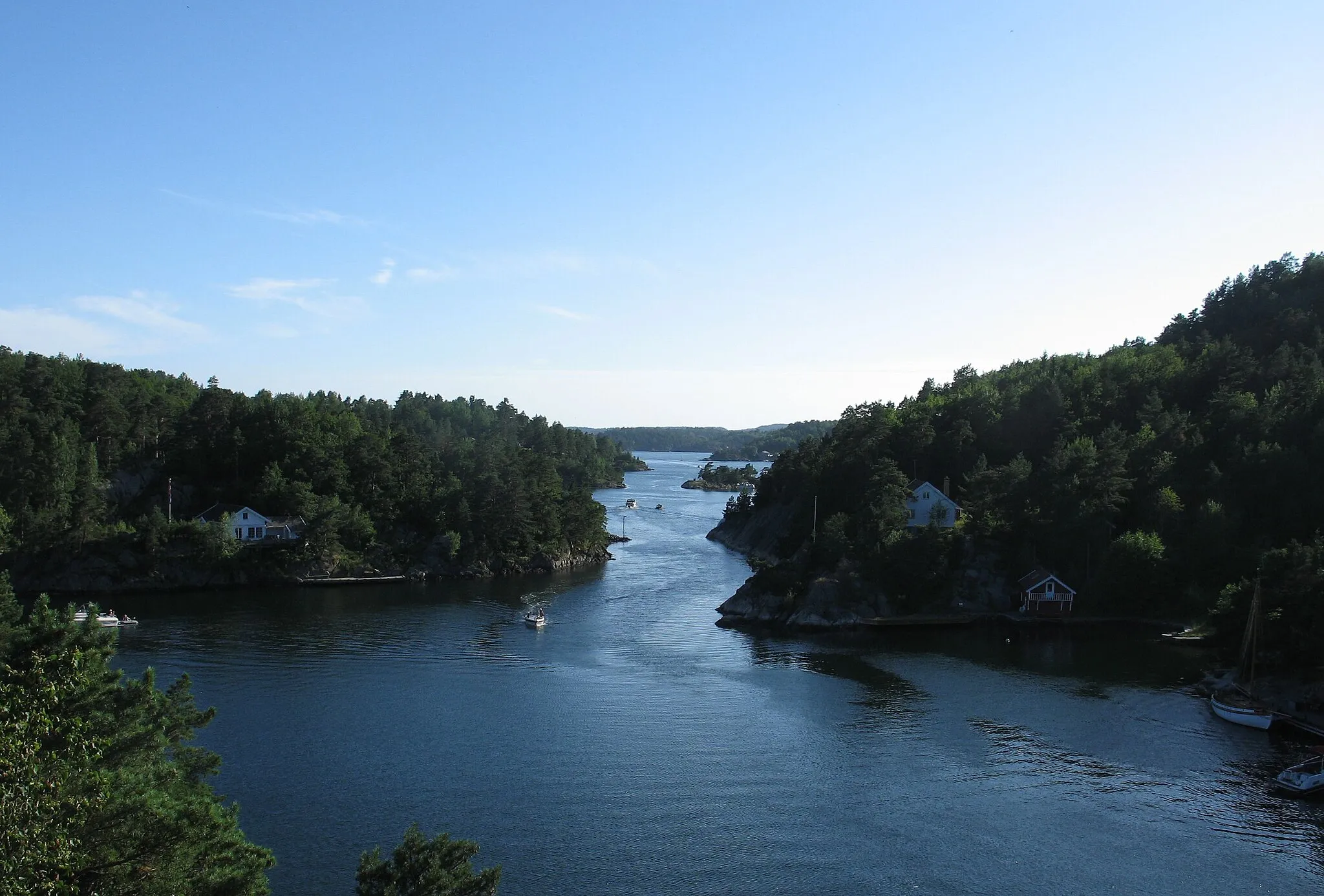 Photo showing: Inshore area inn Lillesand