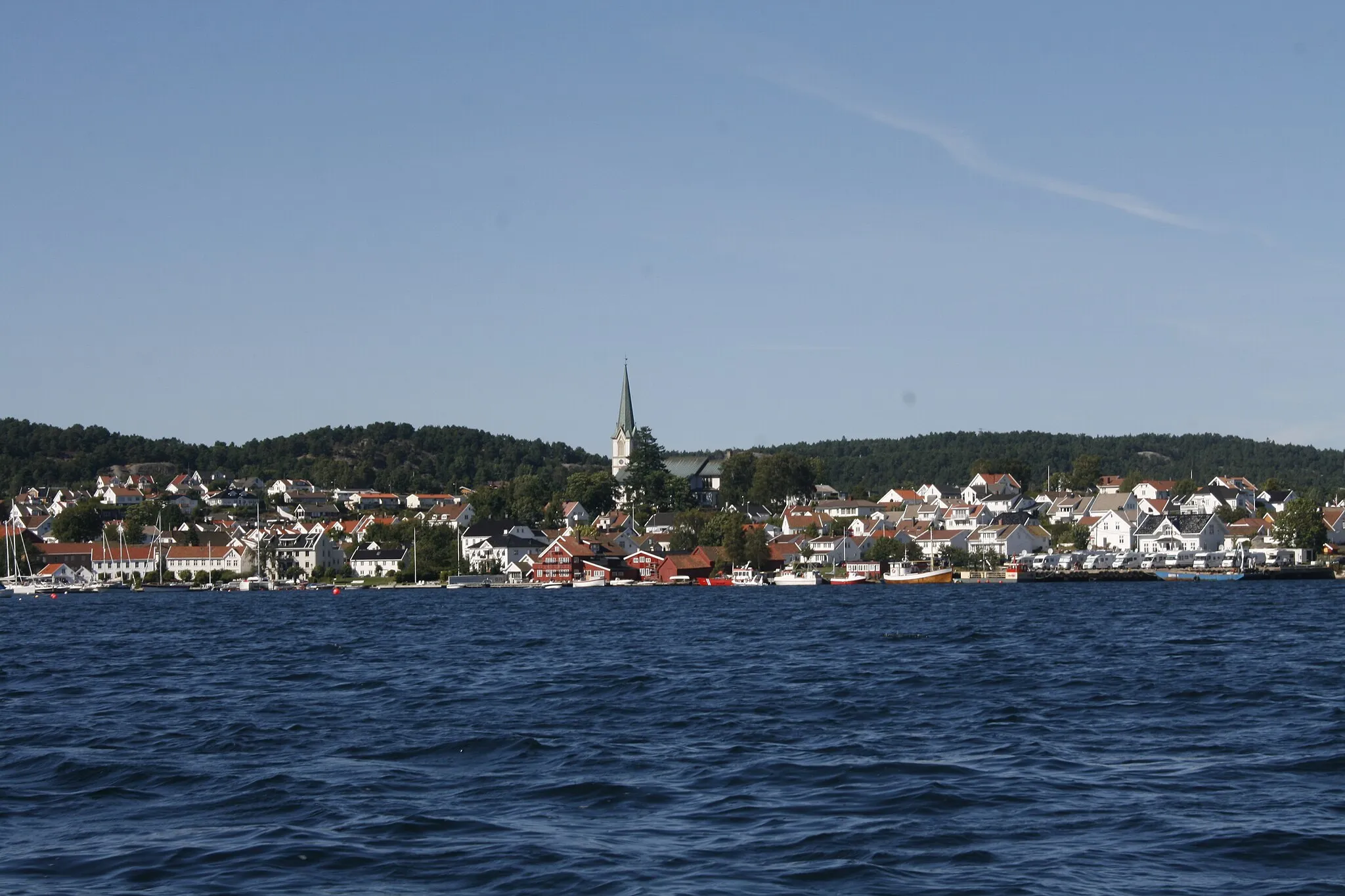 Photo showing: Lillesand sett fra sjøen 2012