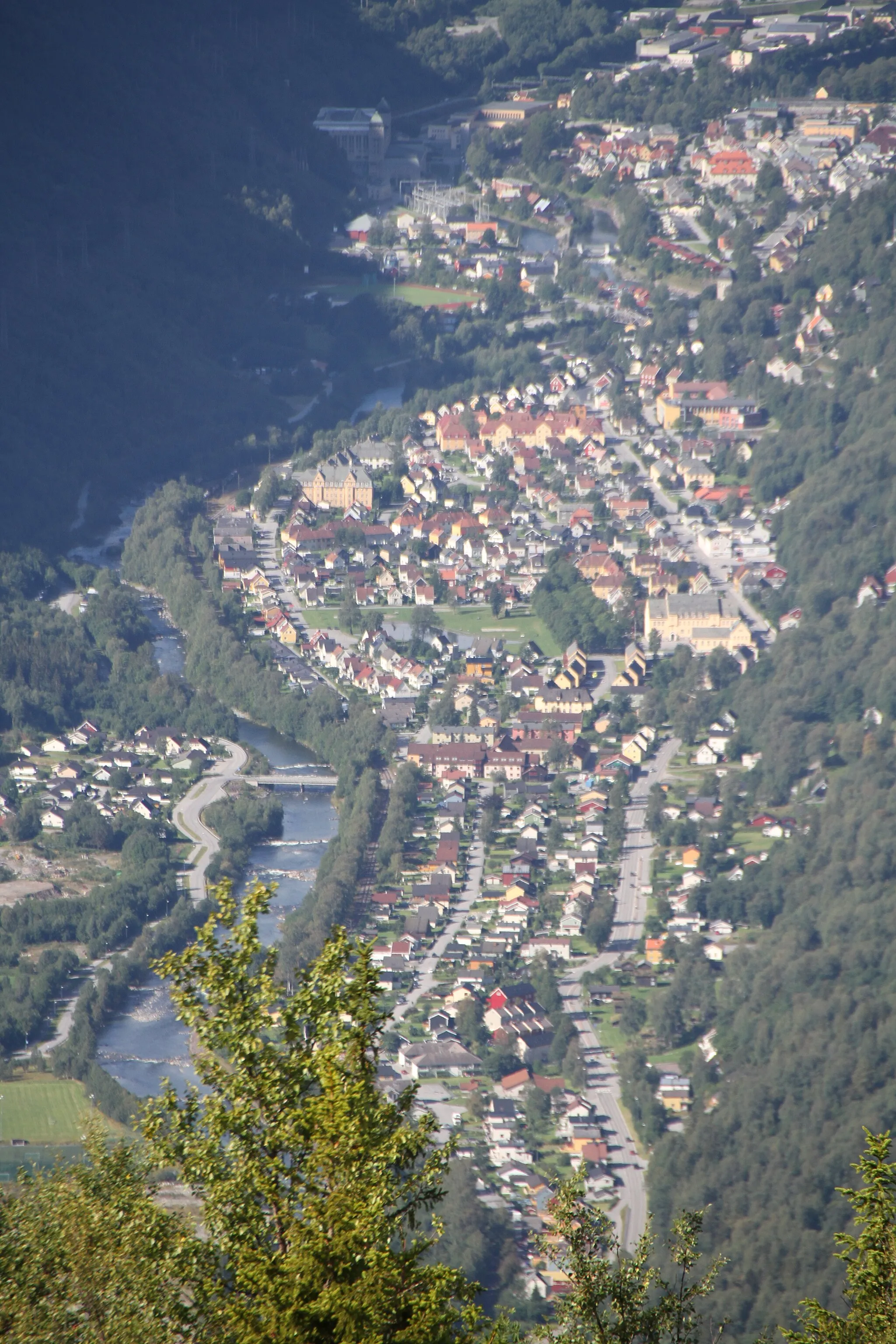 Photo showing: Panorama over Rjukan city (Tinn municipality) in the county of Telemark, Norway