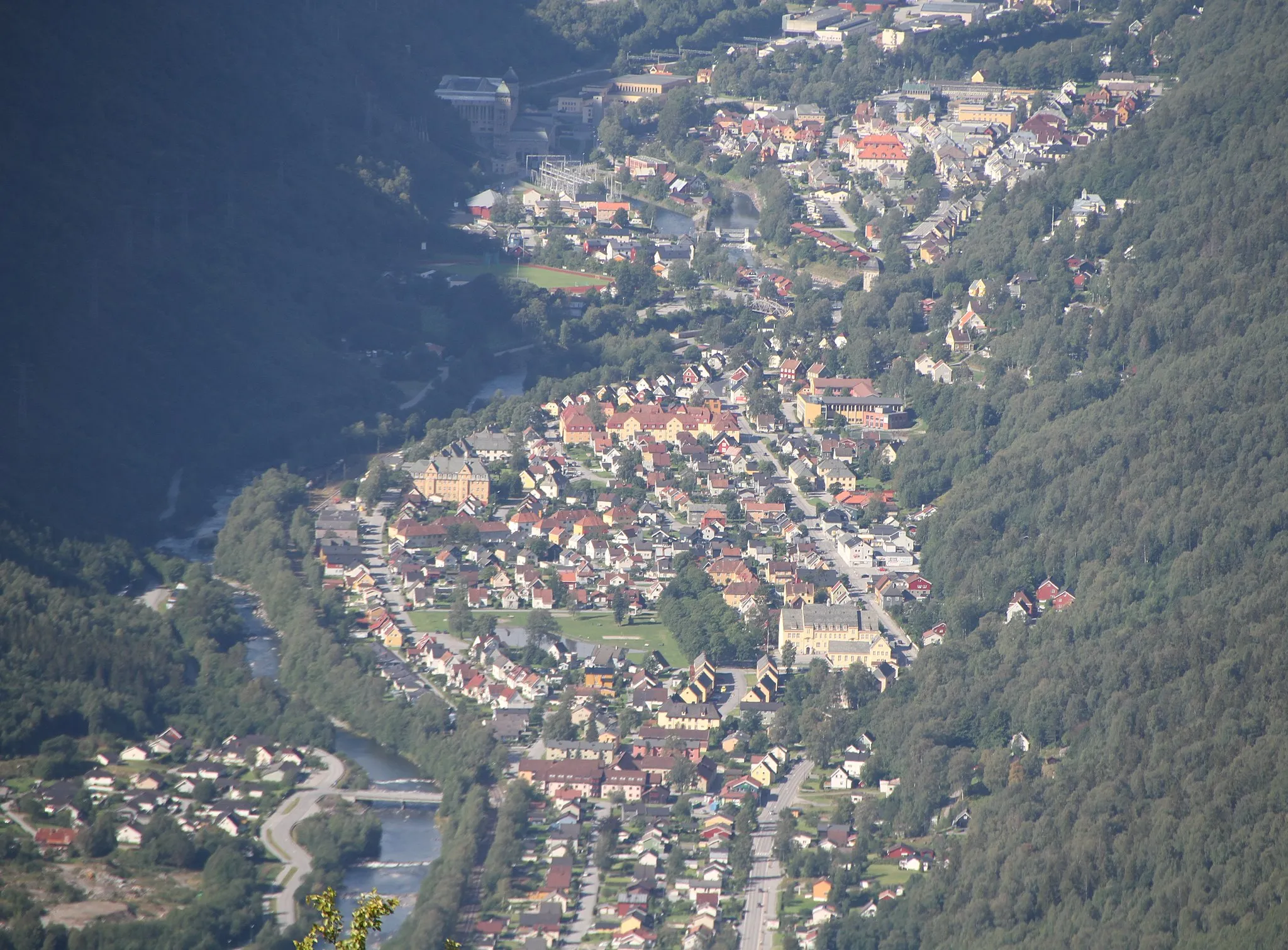 Photo showing: Panorama over Rjukan city (Tinn municipality) in the county of Telemark, Norway