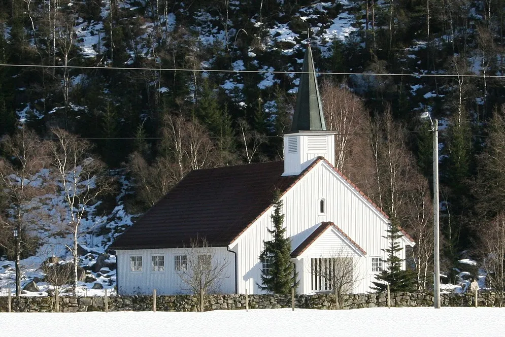 Photo showing: Gyland kapell. Foto: Hege Søstrand Bu, fra Kulturminnebilder.no.