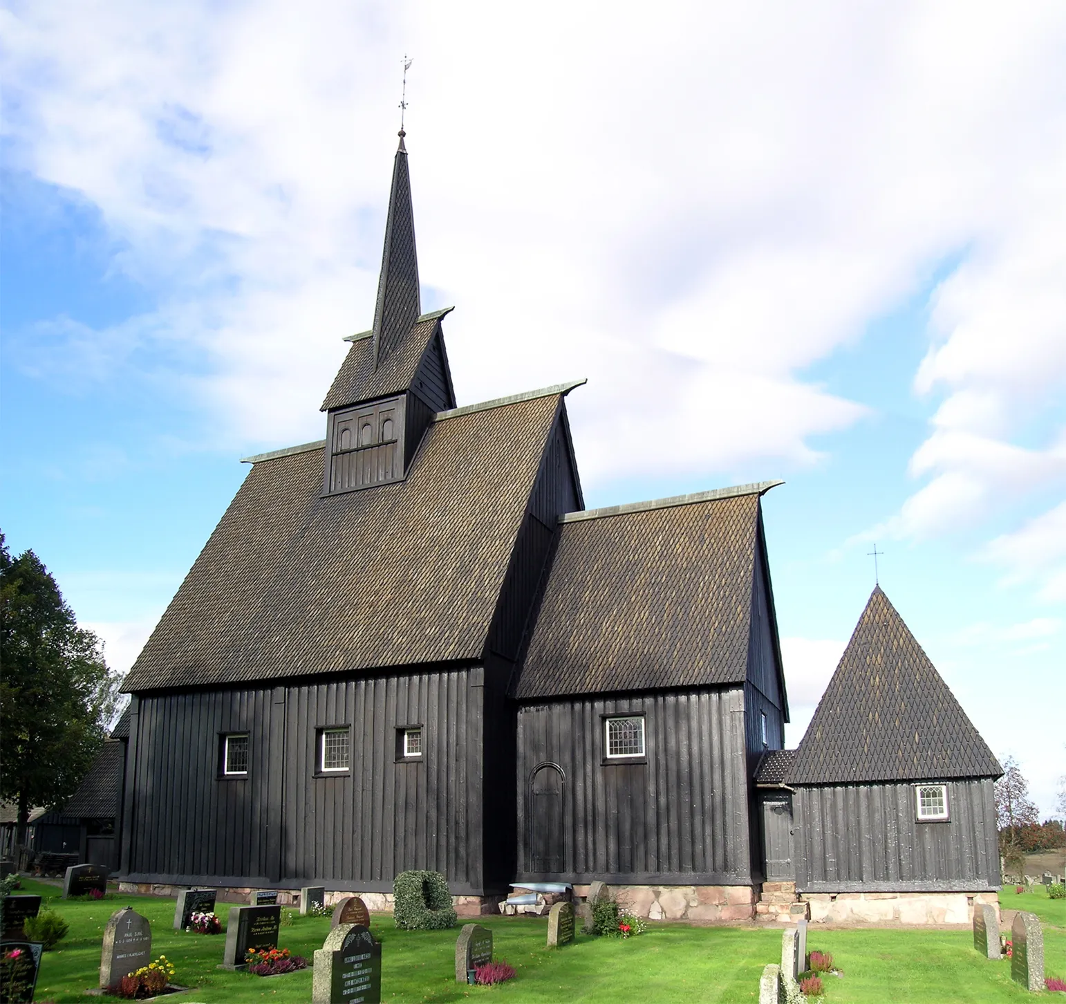 Photo showing: Høyjord stave church, Andebu, Vestfold, Norway.