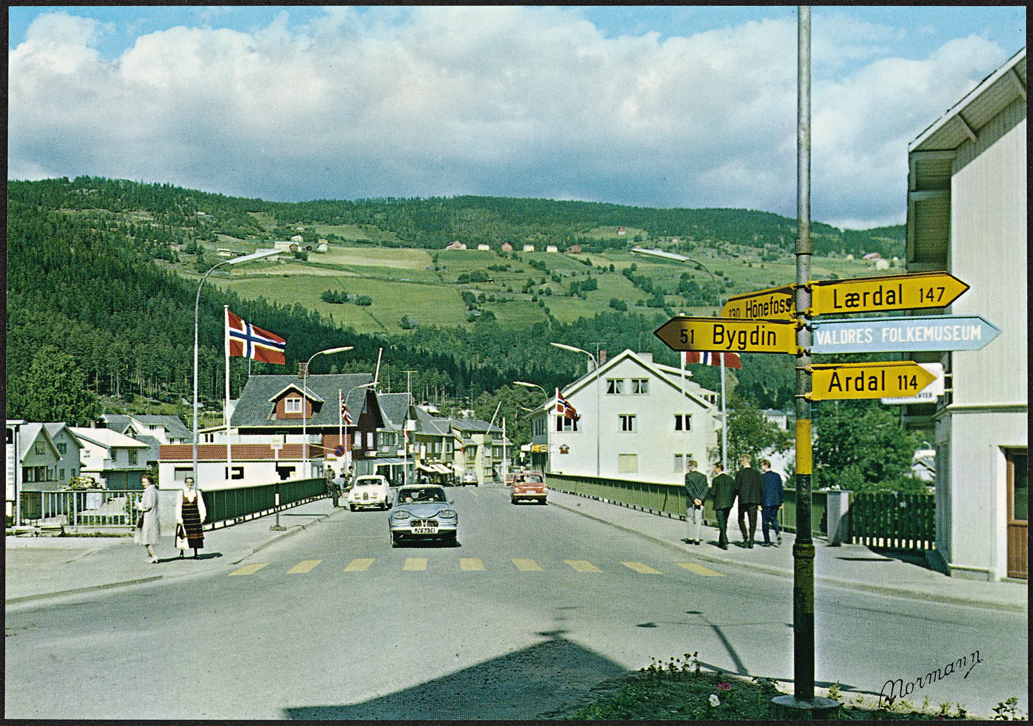 Photo showing: Tittel / Title: G-32-60 Norge: Fagernes, Valdres
Beskrivelse / Description: Postkort / postcard.
Dato / Date: ca 1965
Fotograf / Photographer: Normann
Utgiver / Publisher: Normanns kunstforlag AS
Sted / Place: Oppland, Nord-Aurdal, Fagernes
Eier / Owner Institution: Nasjonalbiblioteket / National Library of Norway
Lenke / Link: www.nb.no

Bildesignatur / Image Number: blds_05869