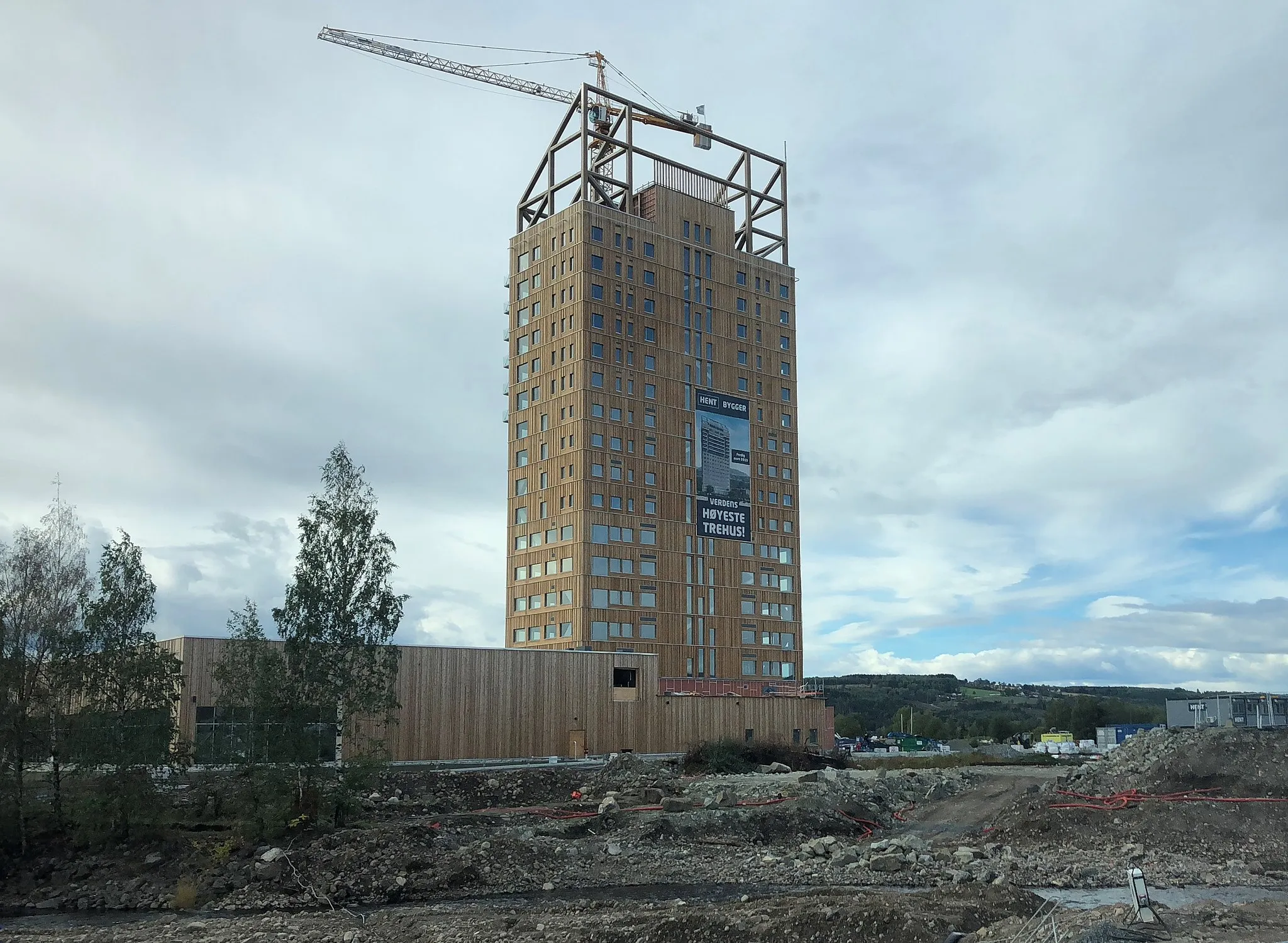 Photo showing: The world's tallest fully wooden highrise under Construction in Brumunddal, Norway.