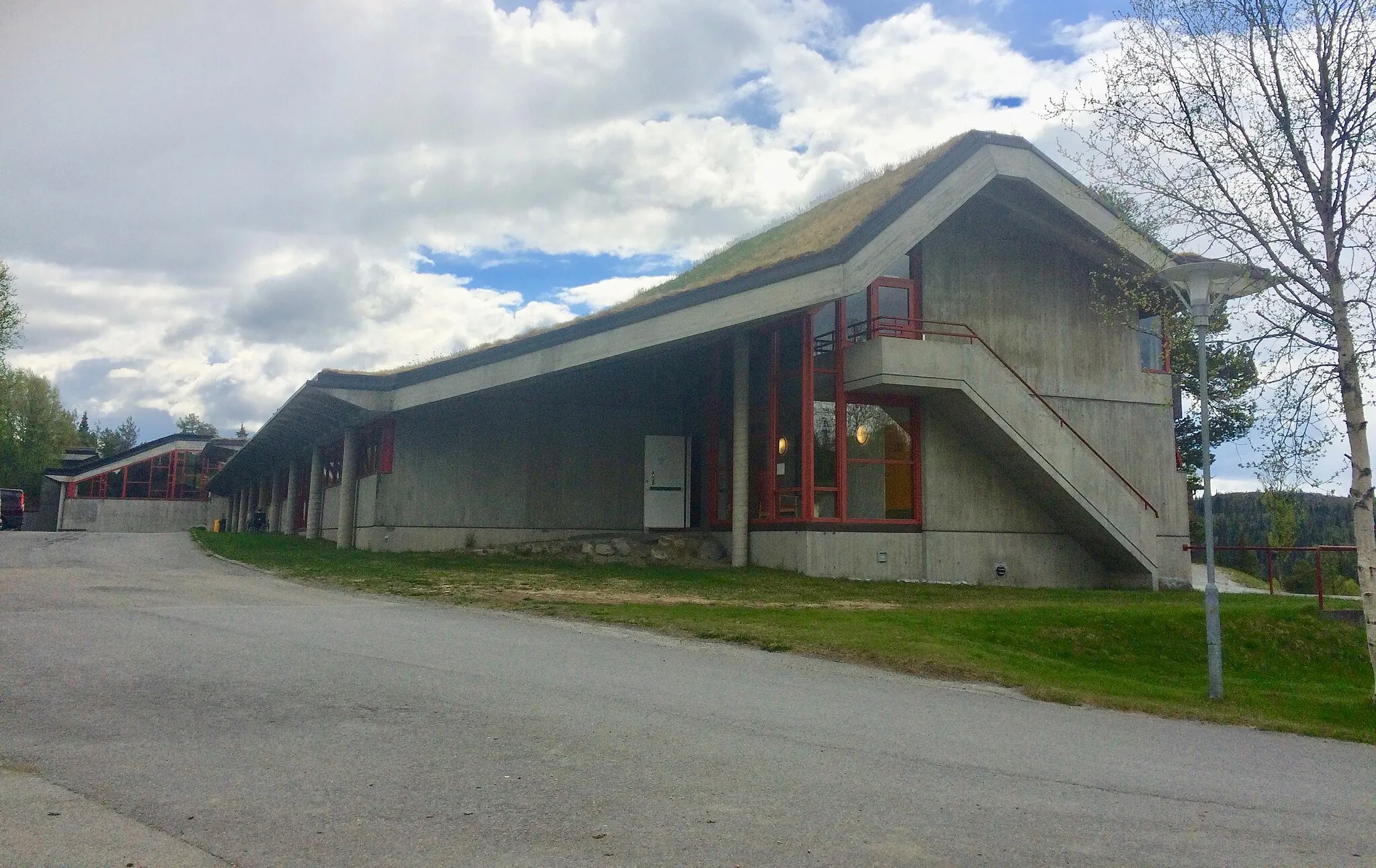 Photo showing: Hovedbygningen, Beitostølen Helsesportsenter. Arkitekter: Telje–Torp–Aasen. Hounens fonds diplom 1975