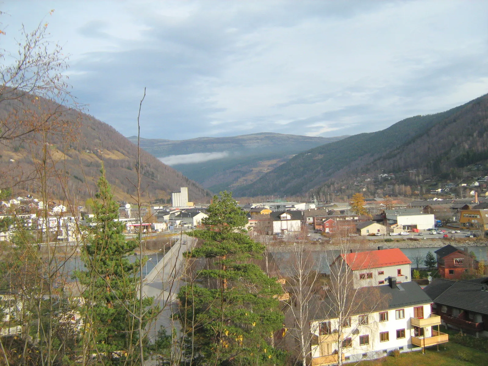 Photo showing: town otta norway