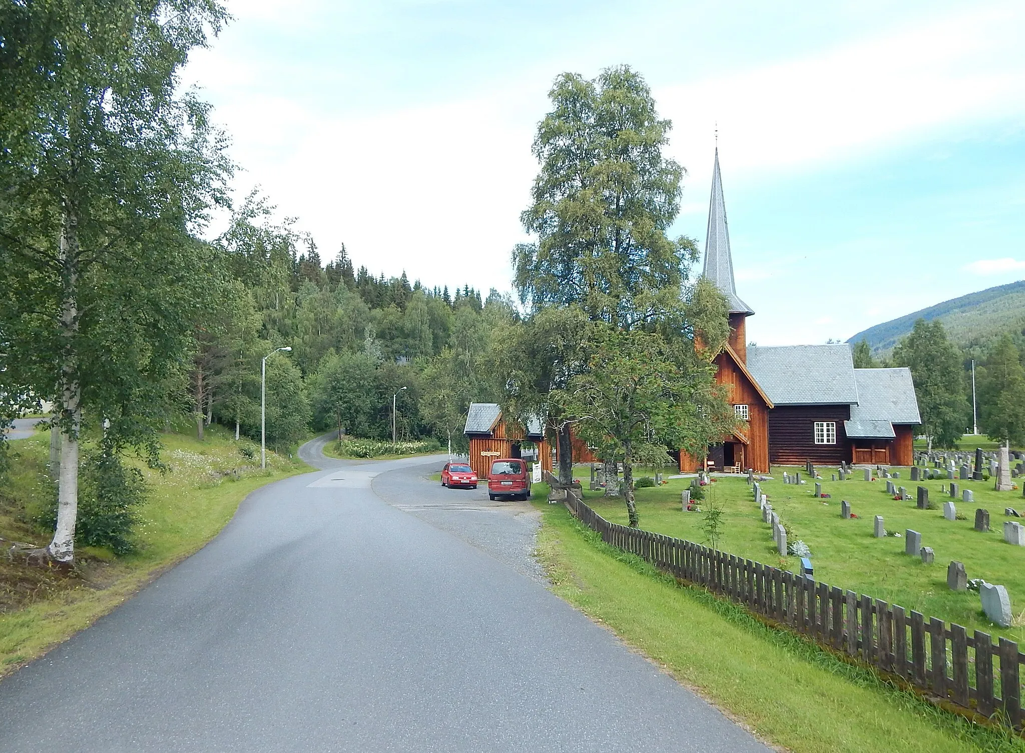 Photo showing: Bruflat kirke er i Kyrkjevegen