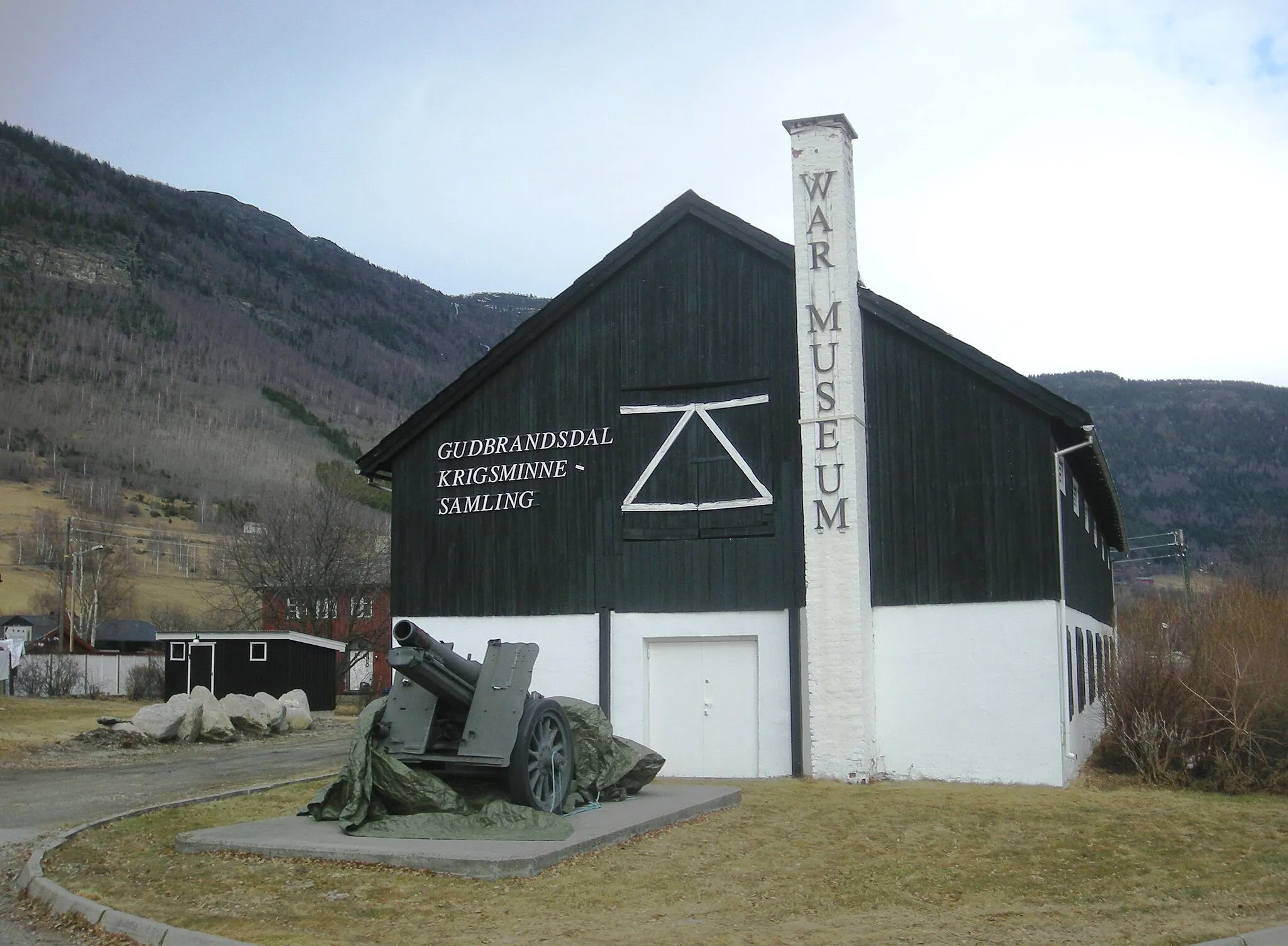 Photo showing: Gudbrandsdal krigsminnesamling på Kvam i Nord-Fron