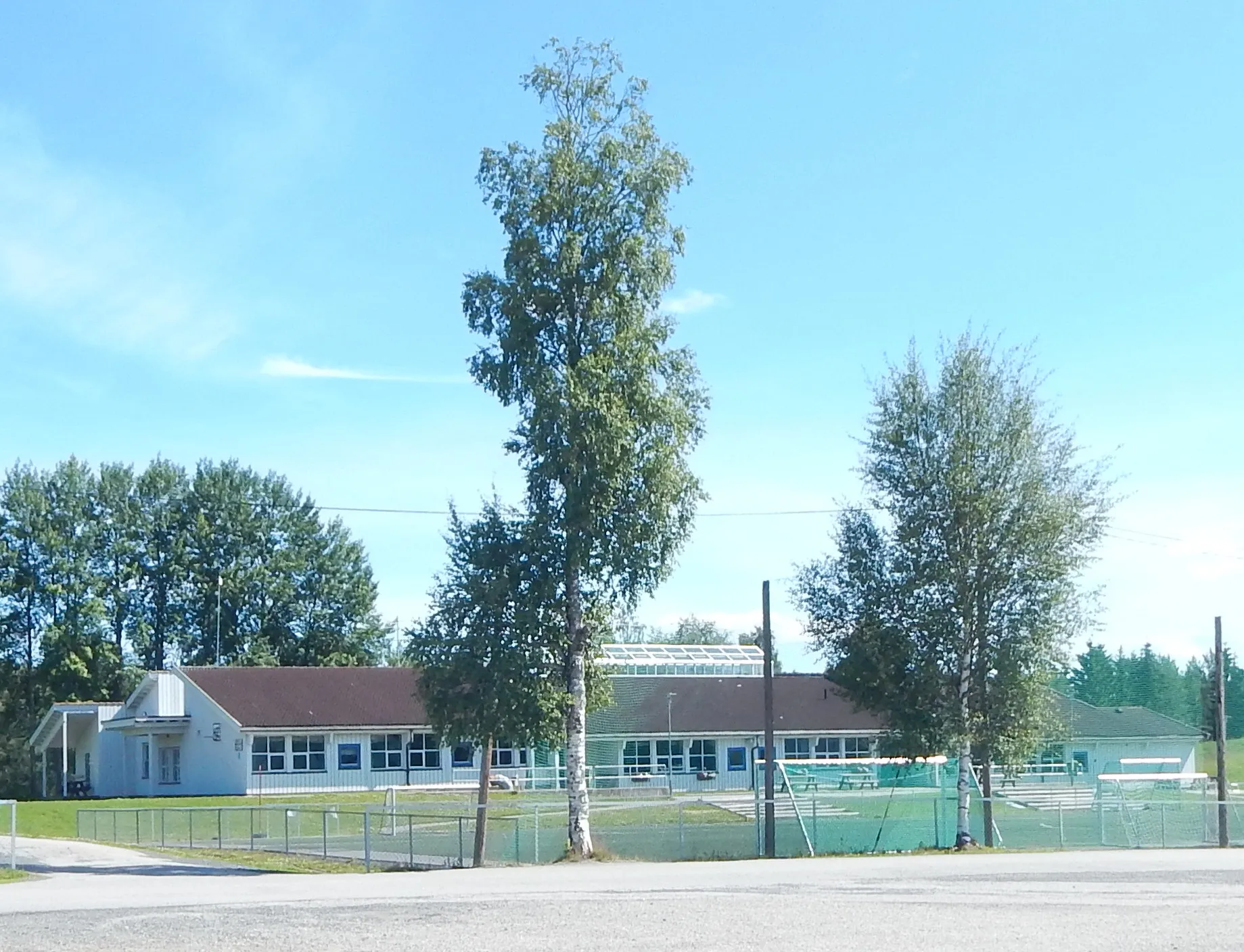 Photo showing: Hernes skole