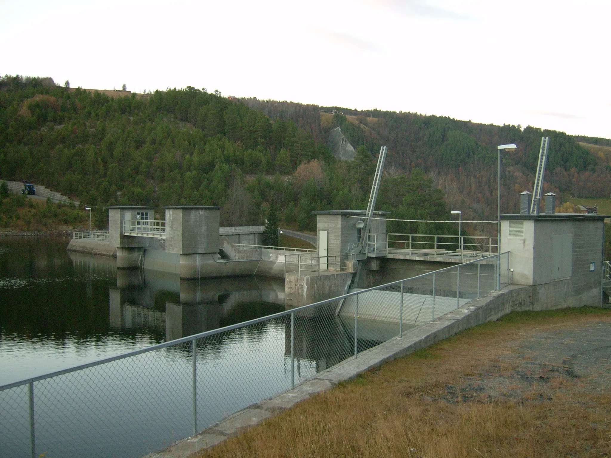 Photo showing: Olstappen dam, Nord-Fron and Sør-Fron, Norway
