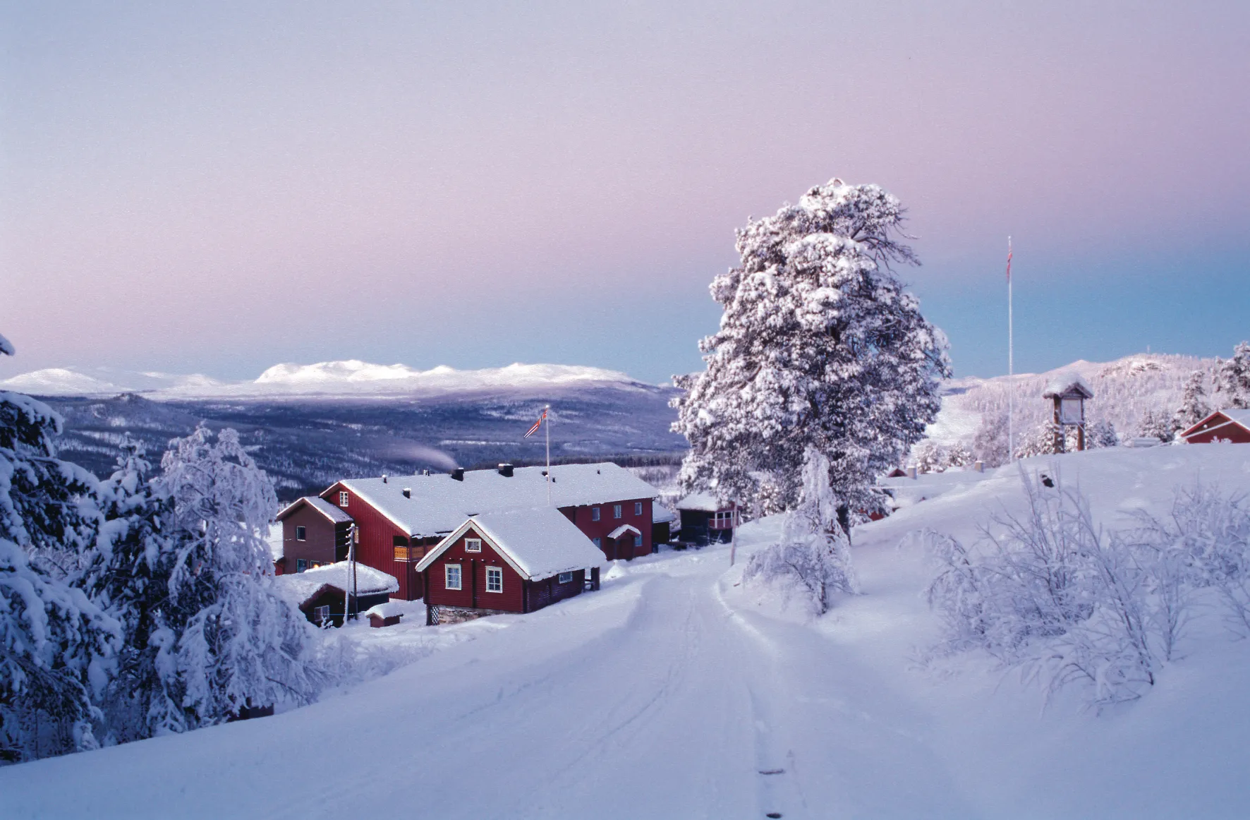 Photo showing: A winter picture of Ruten Fjellstue in Espedalen valley