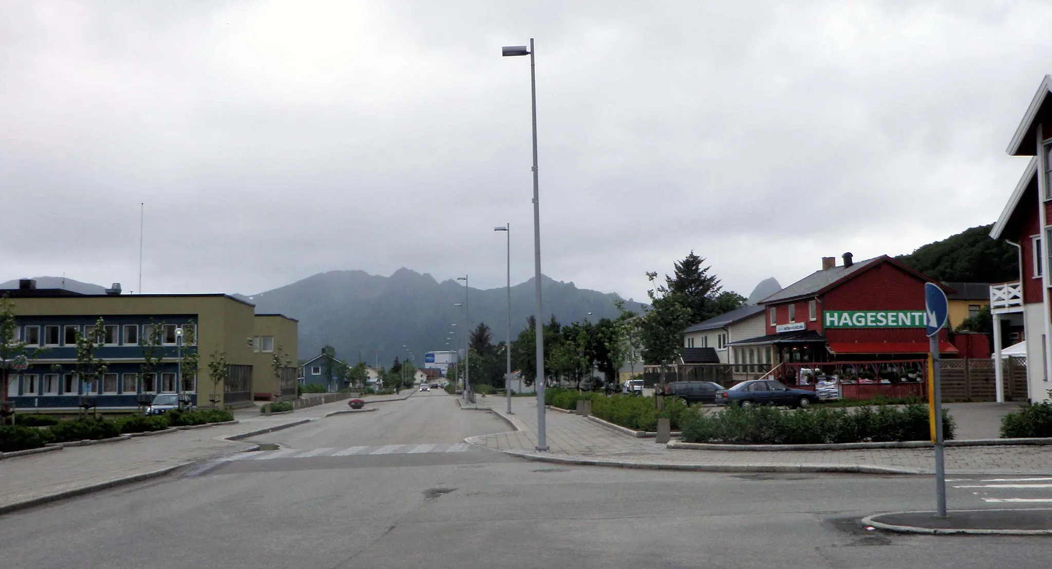 Photo showing: The main street in the village of Myre in Øksnes, Nordland, Norway.