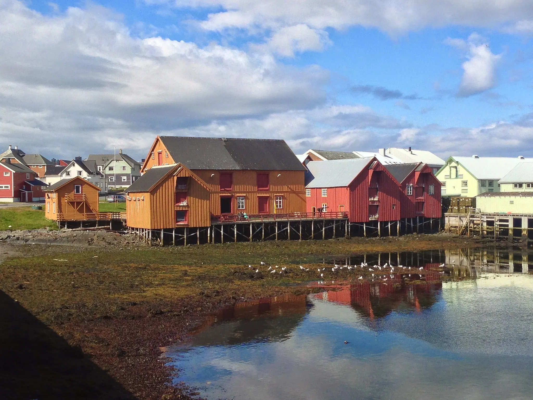 Photo showing: Pomormuseet (Поморский музей) holder til i Brodtkorbsjåene i Vardø, som er blant den eldste bevarte trebebyggelsen i Finnmark